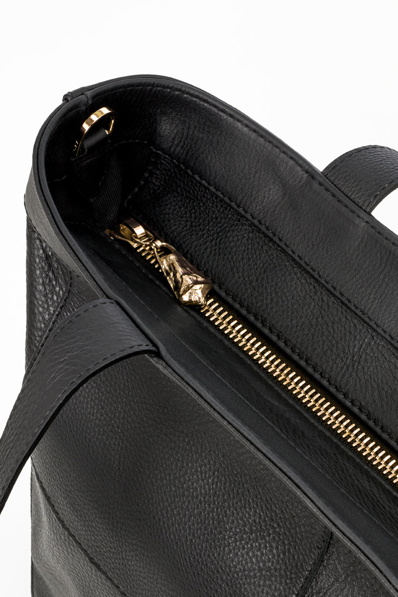 Riihi-olkalaukku musta