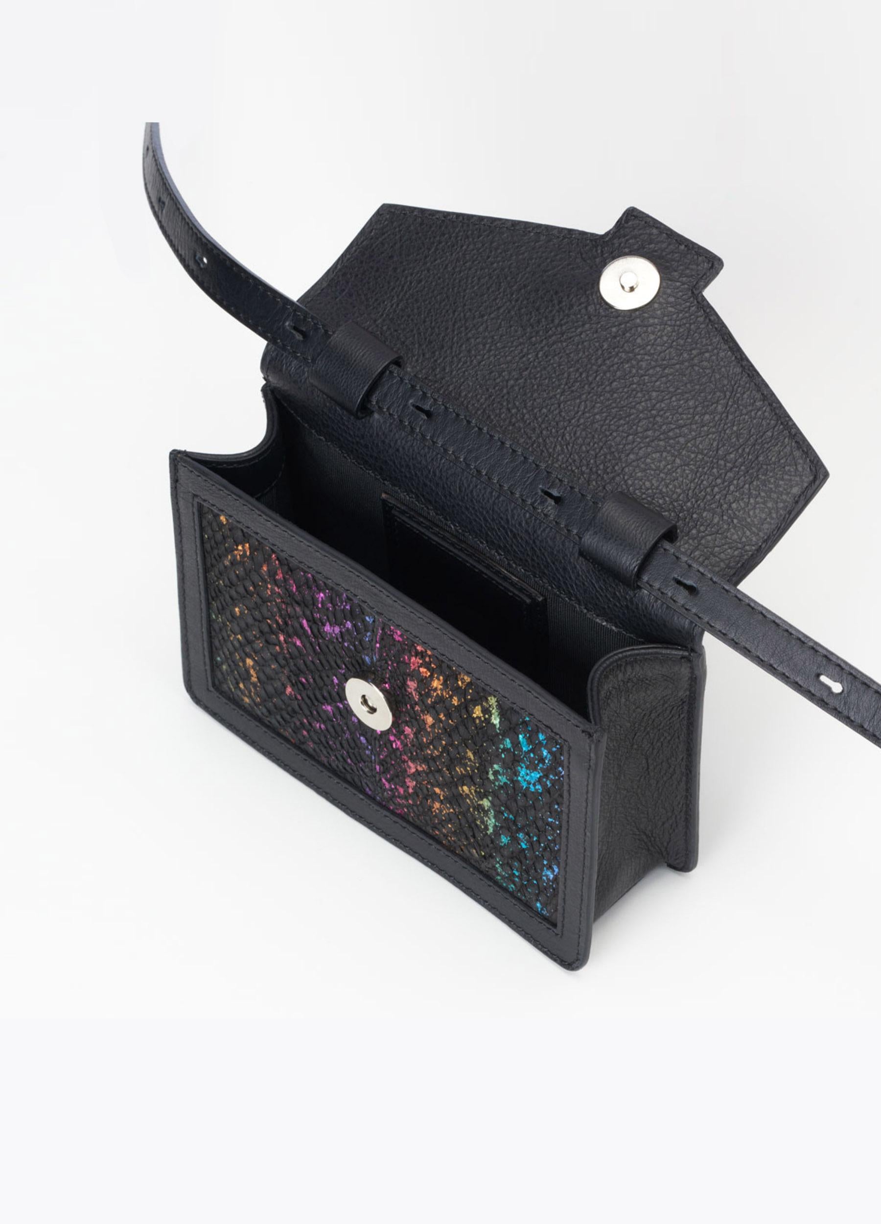 Hilla shoulder bag black salmon leather