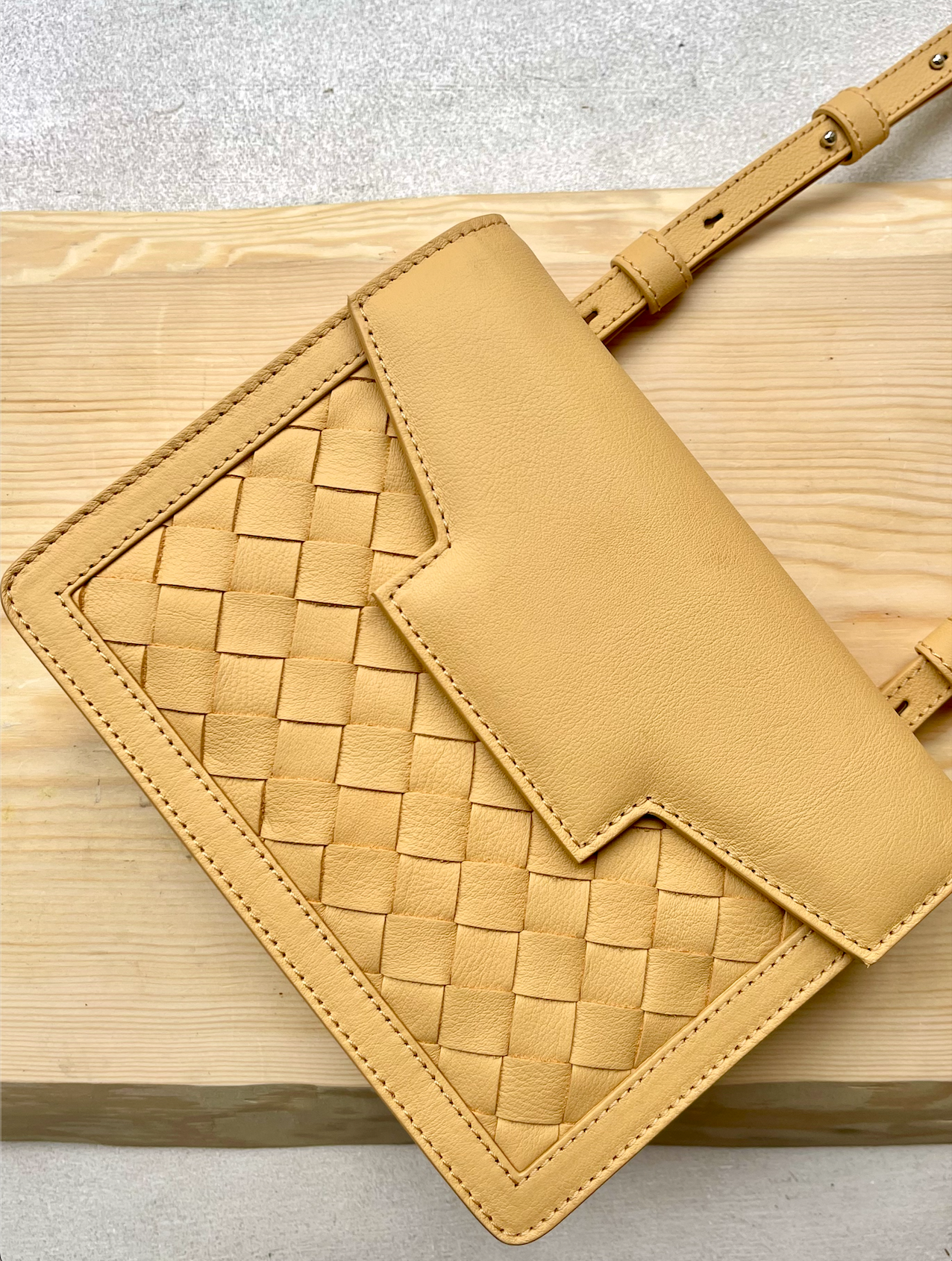 Kaiho Crossbody yellow