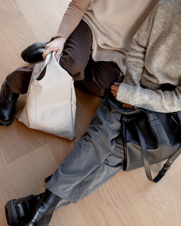 Moss shoulder bag black (sample)