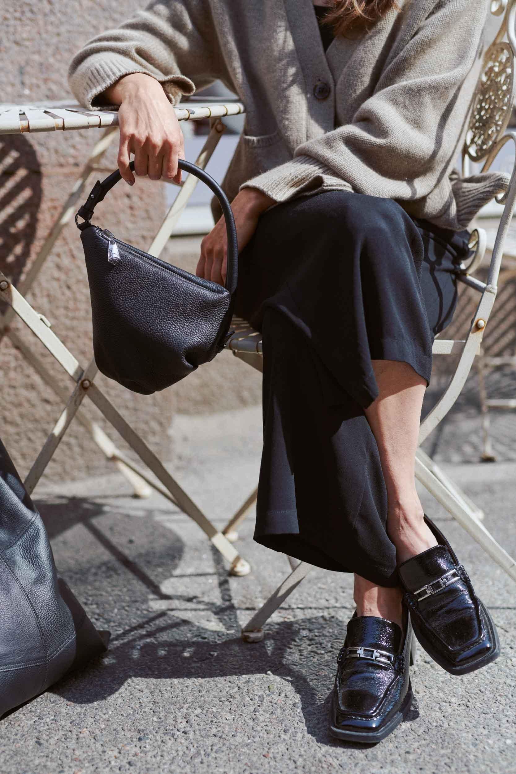Käpy pouch bag black