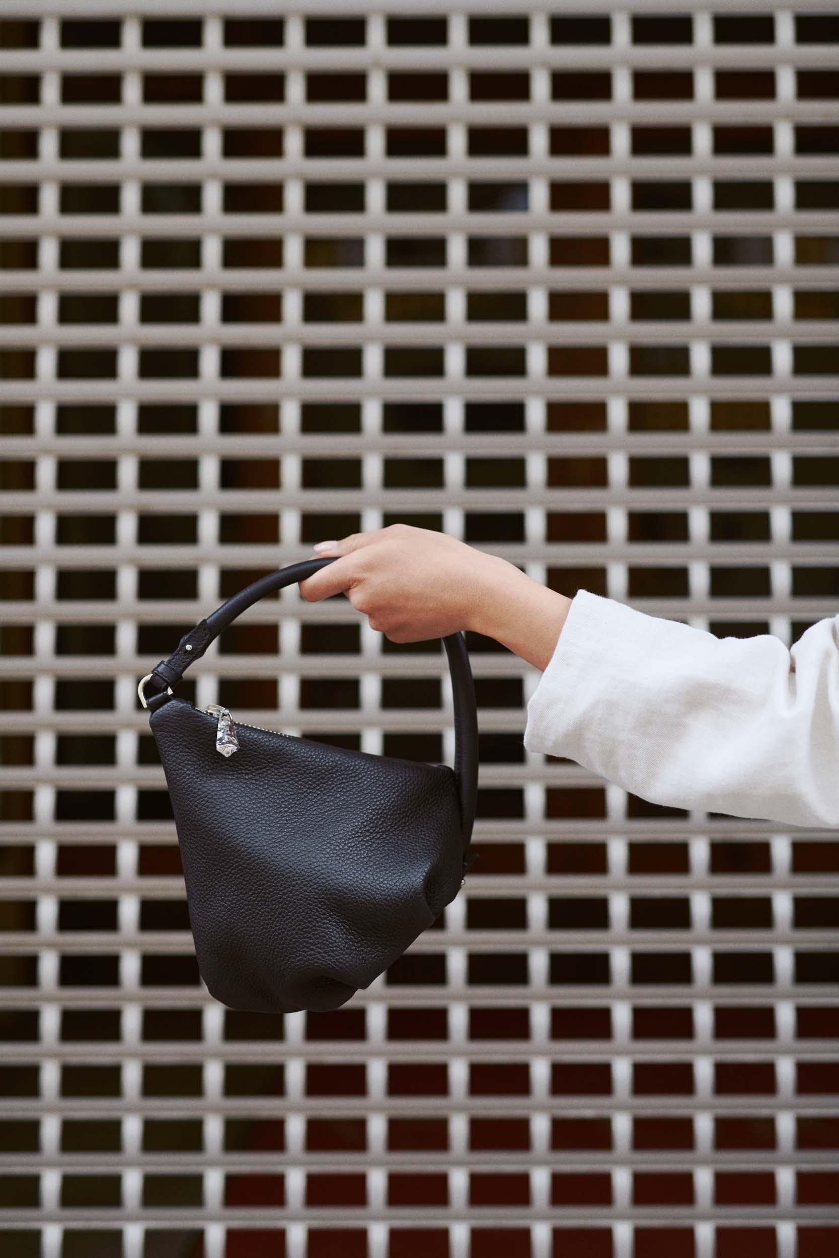 Käpy pouch bag black