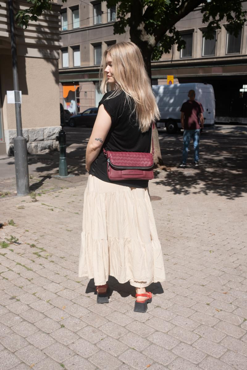 Aira crossbody-laukku viininpunainen Preloved