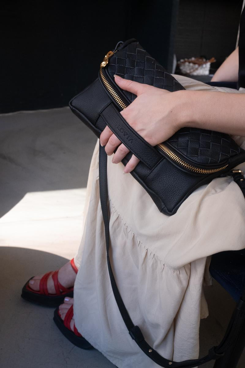 Aira crossbody bag black