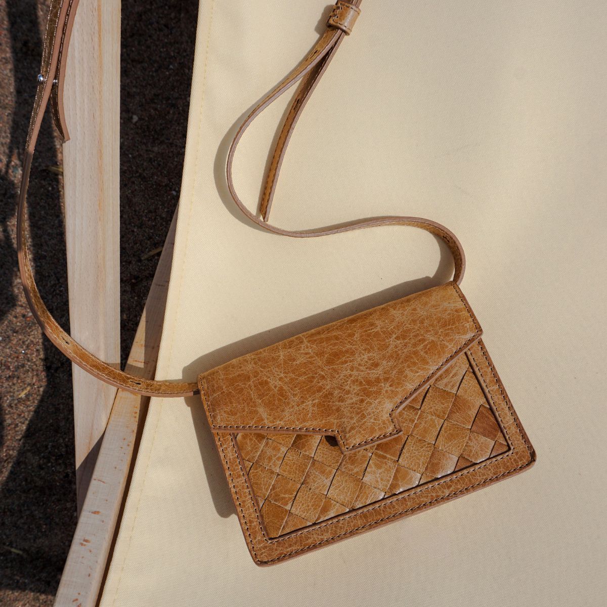 Hilla shoulder bag antique sand (sample)