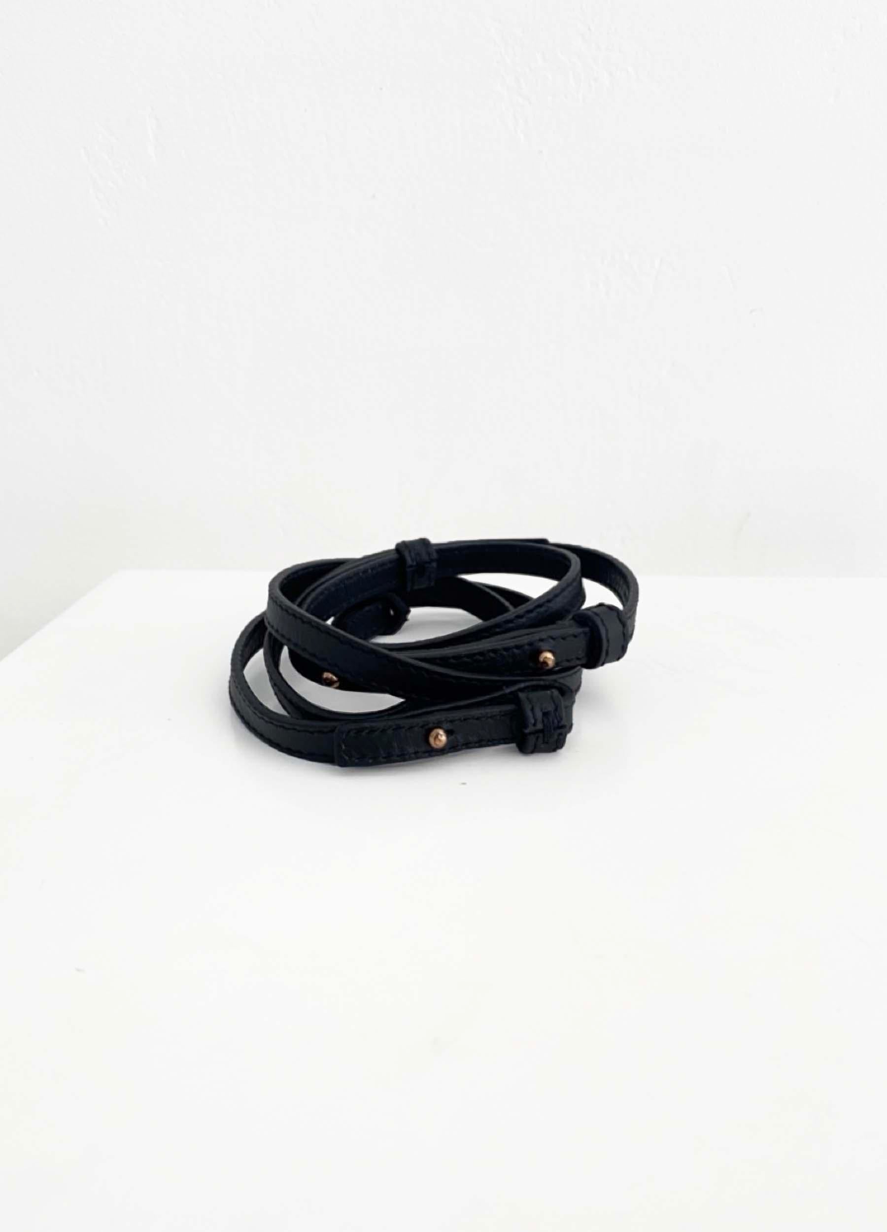 Thin crossbodystrap sample