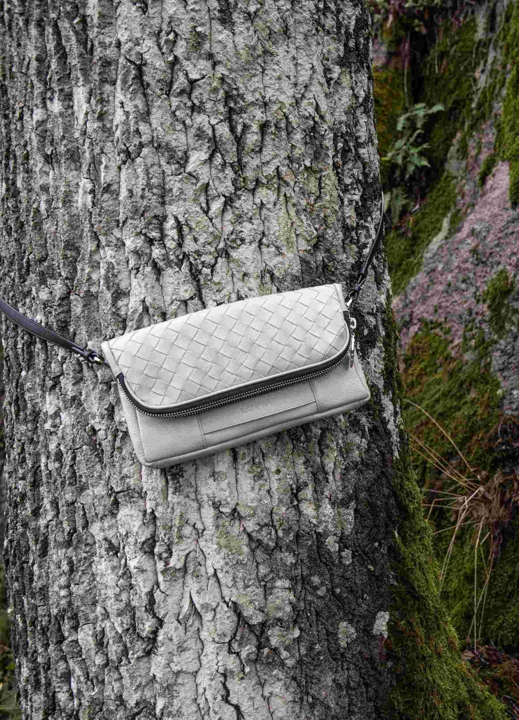 Aira Small Crossbody