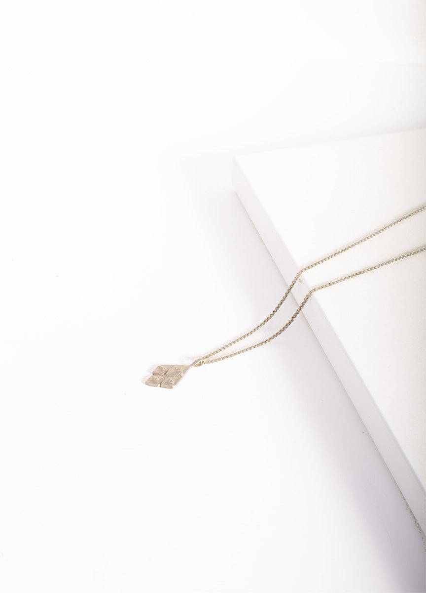 Pihka necklace silver