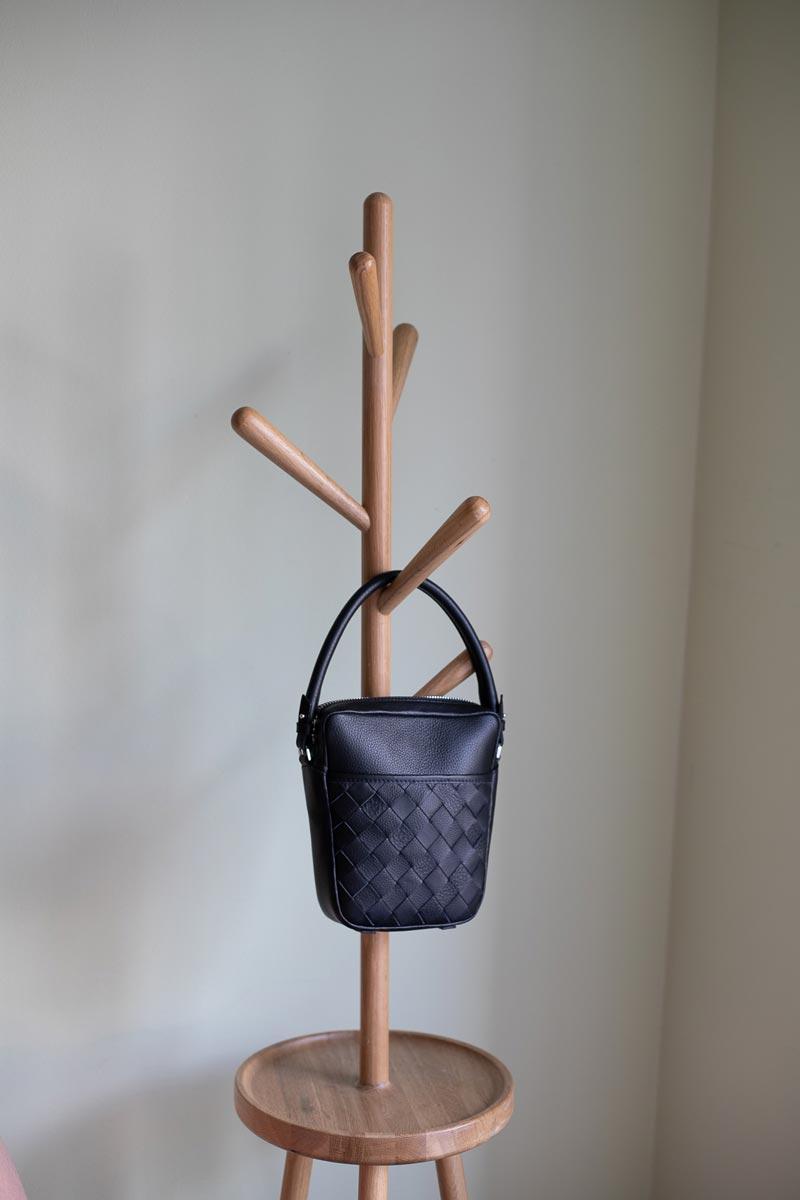 Toivo Crossbody