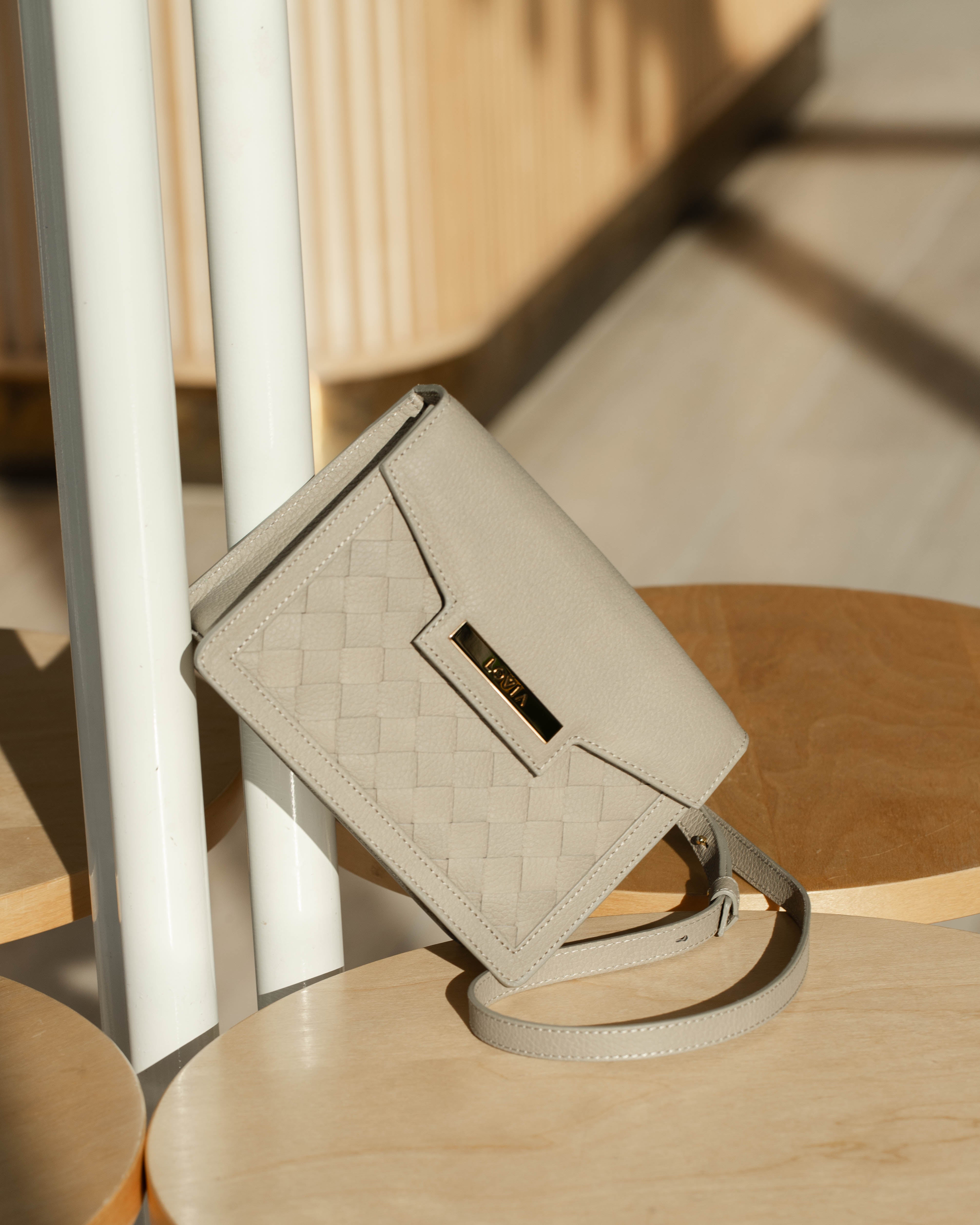 Kaiho shoulder bag dark ivory