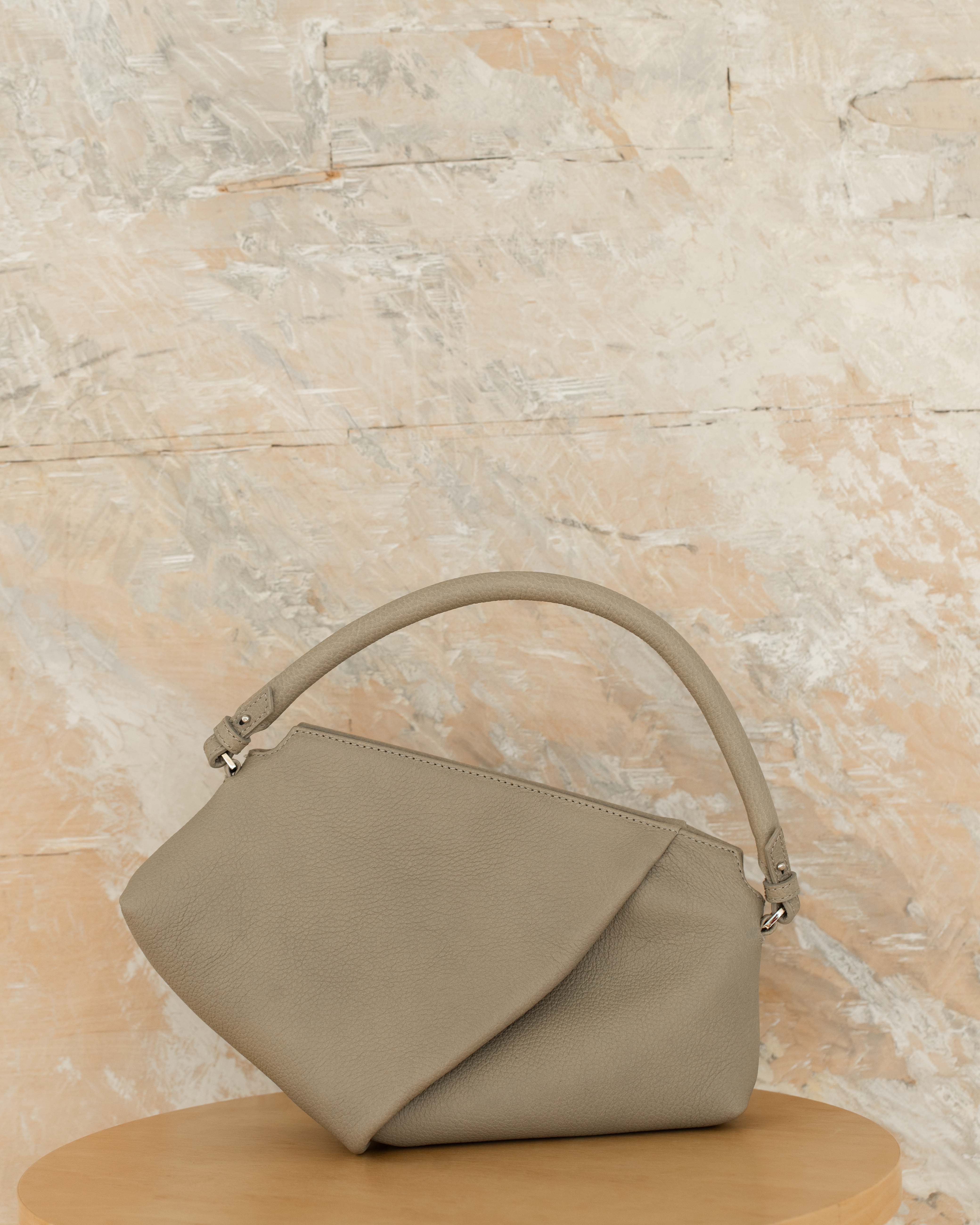 Kajo crossbody-laukku dark ivory