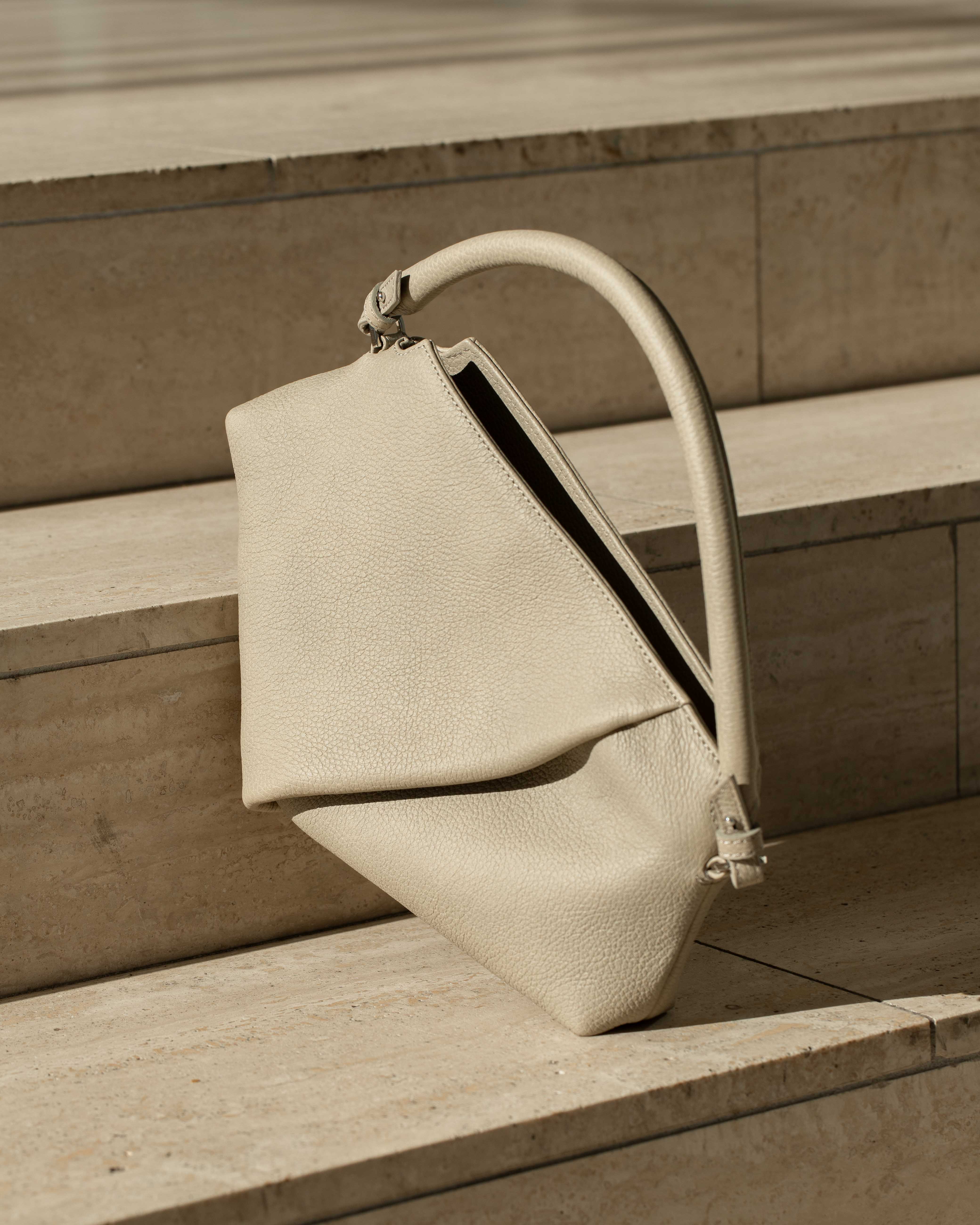 Kajo crossbody-laukku dark ivory