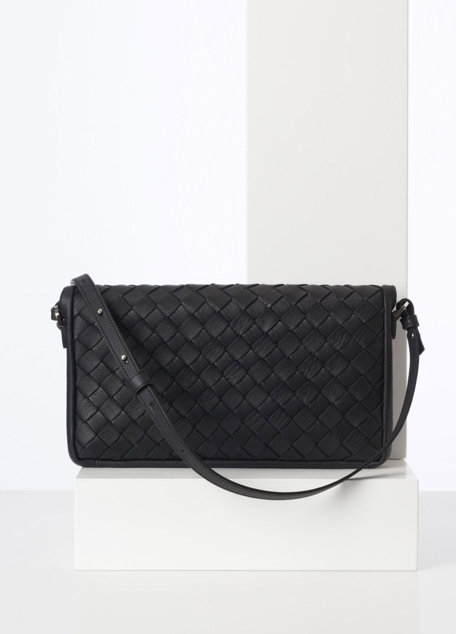 Aira Small Crossbody