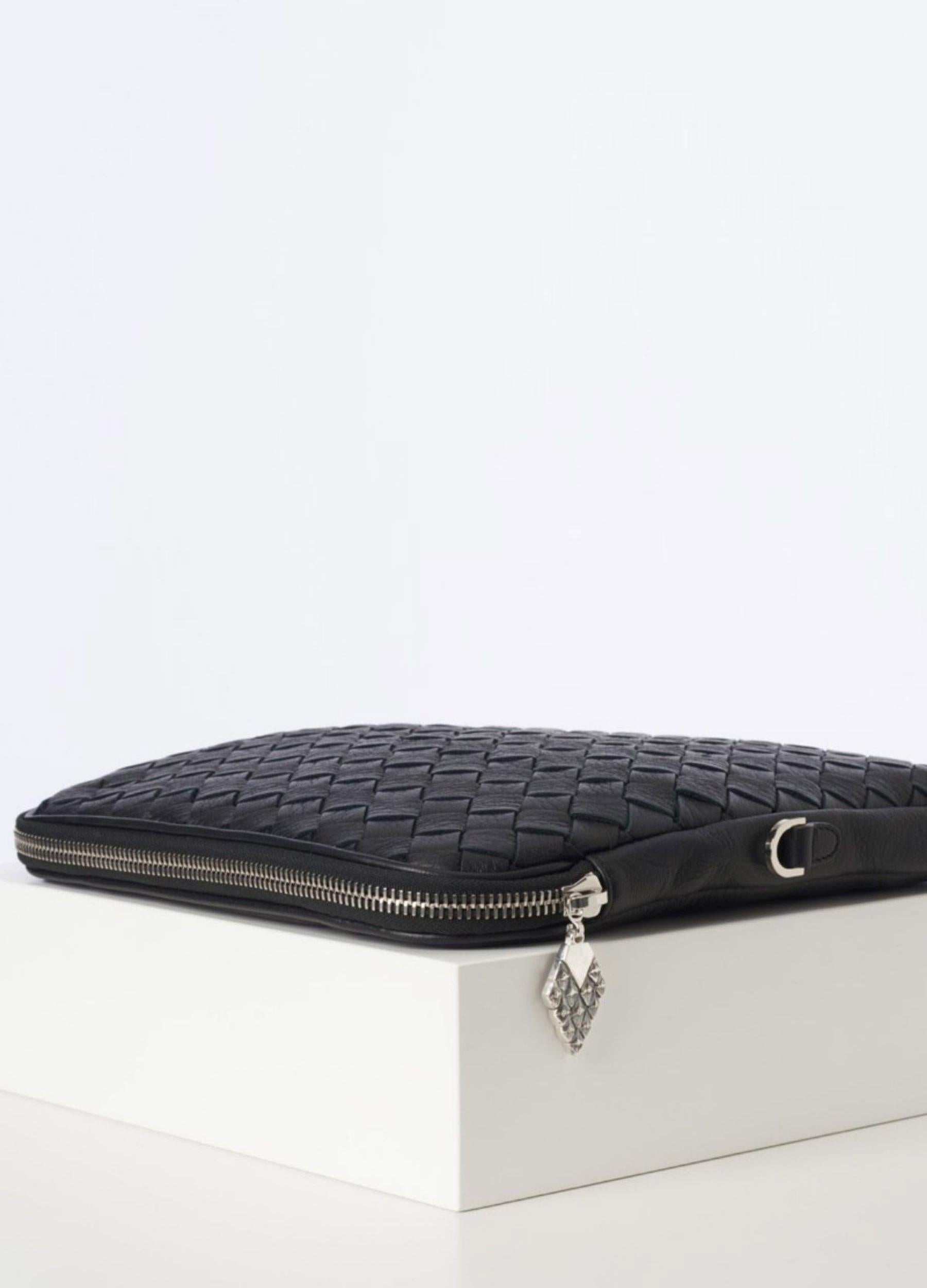 Aira Small Crossbody