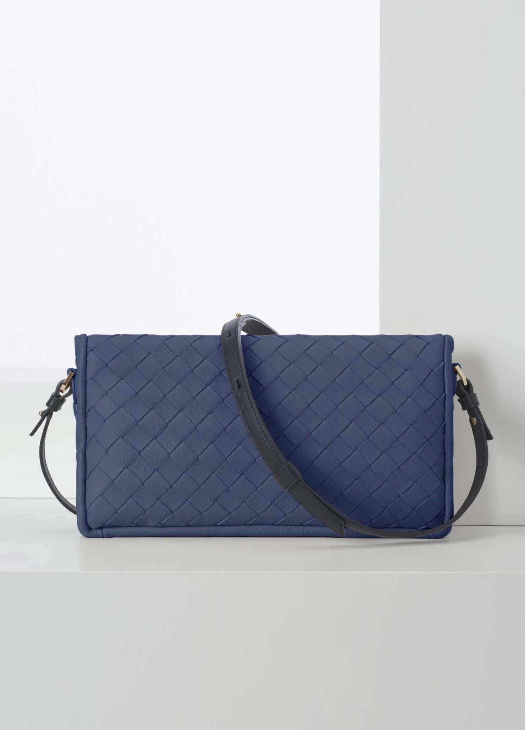Aira Small Crossbody