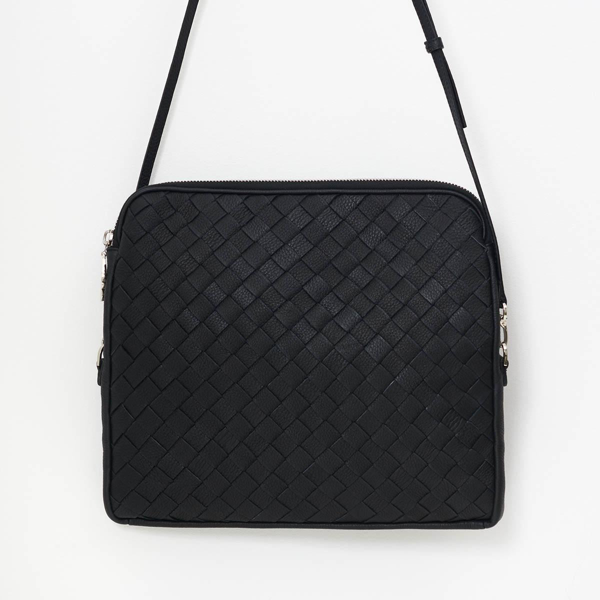 Aura Crossbody