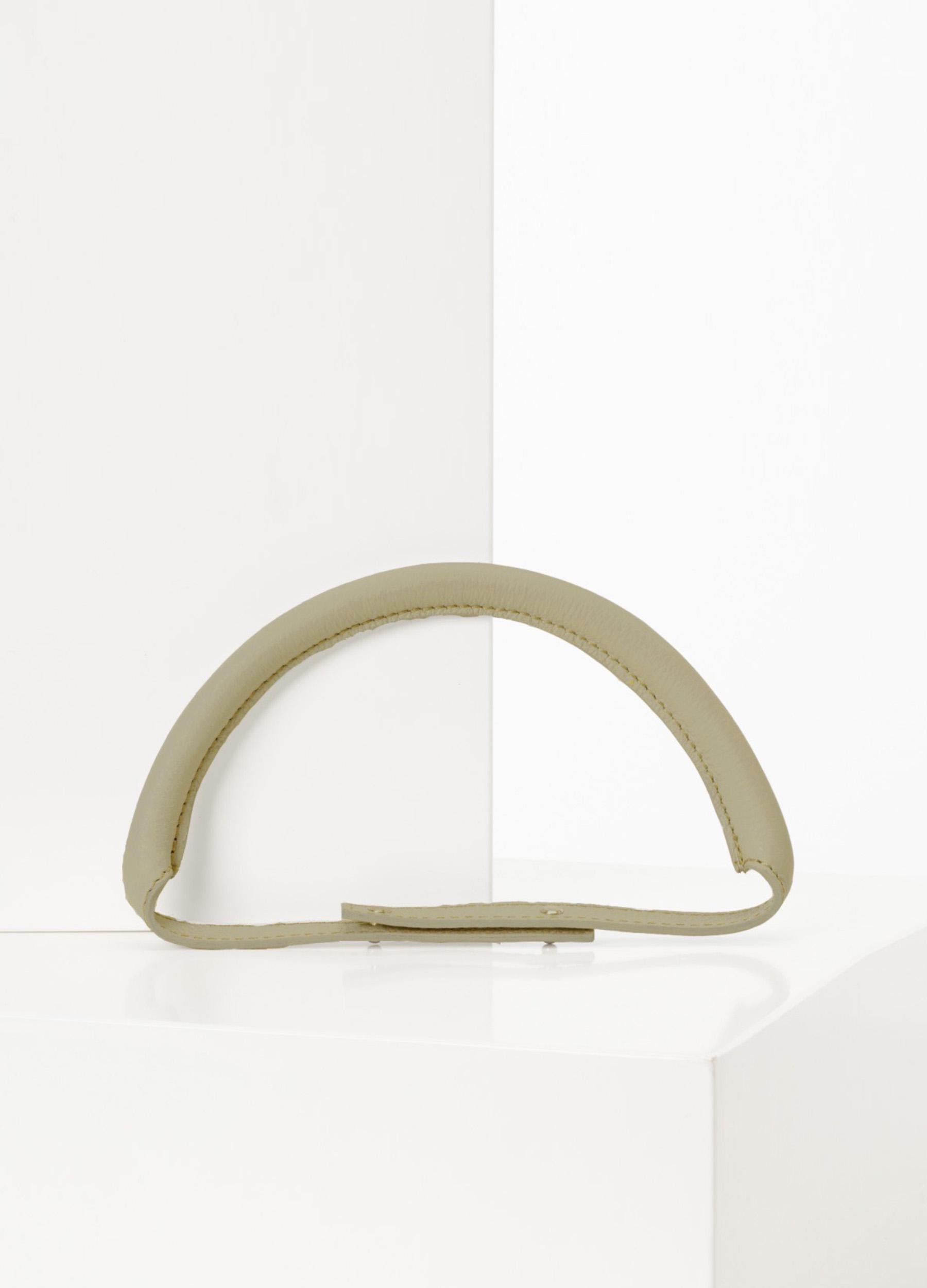 Handle for Hilla