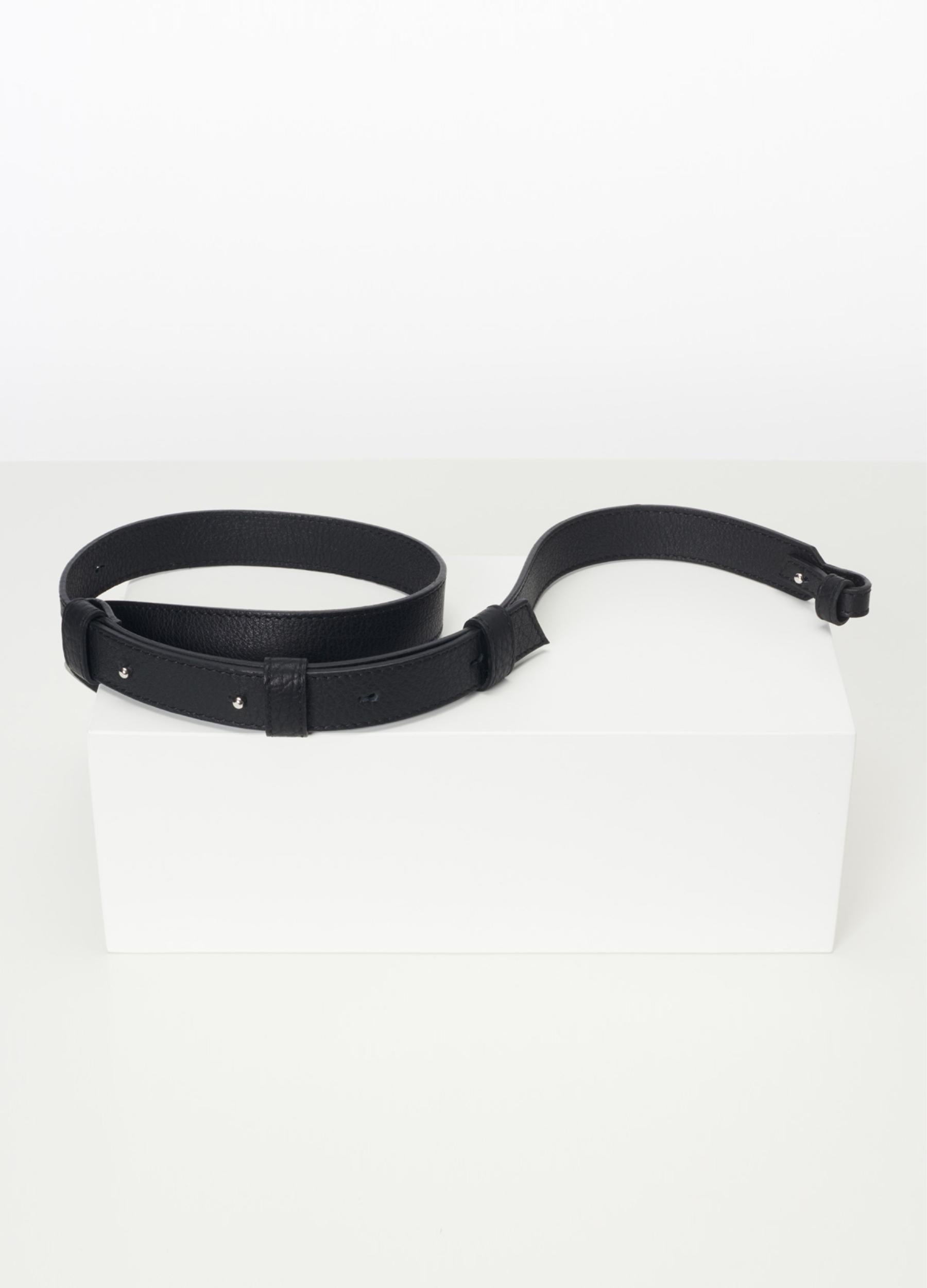 Crossbody strap black