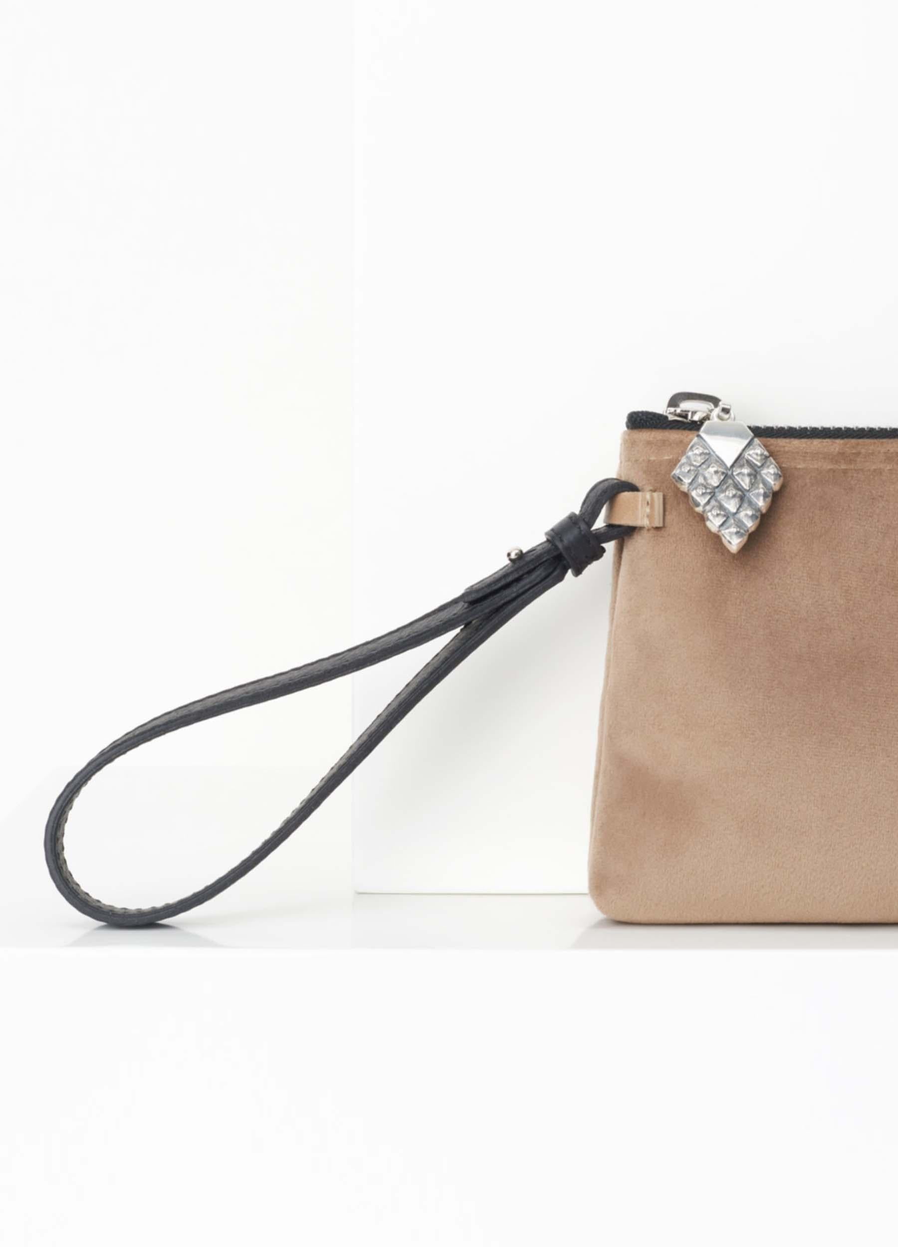 Vasu Pouch