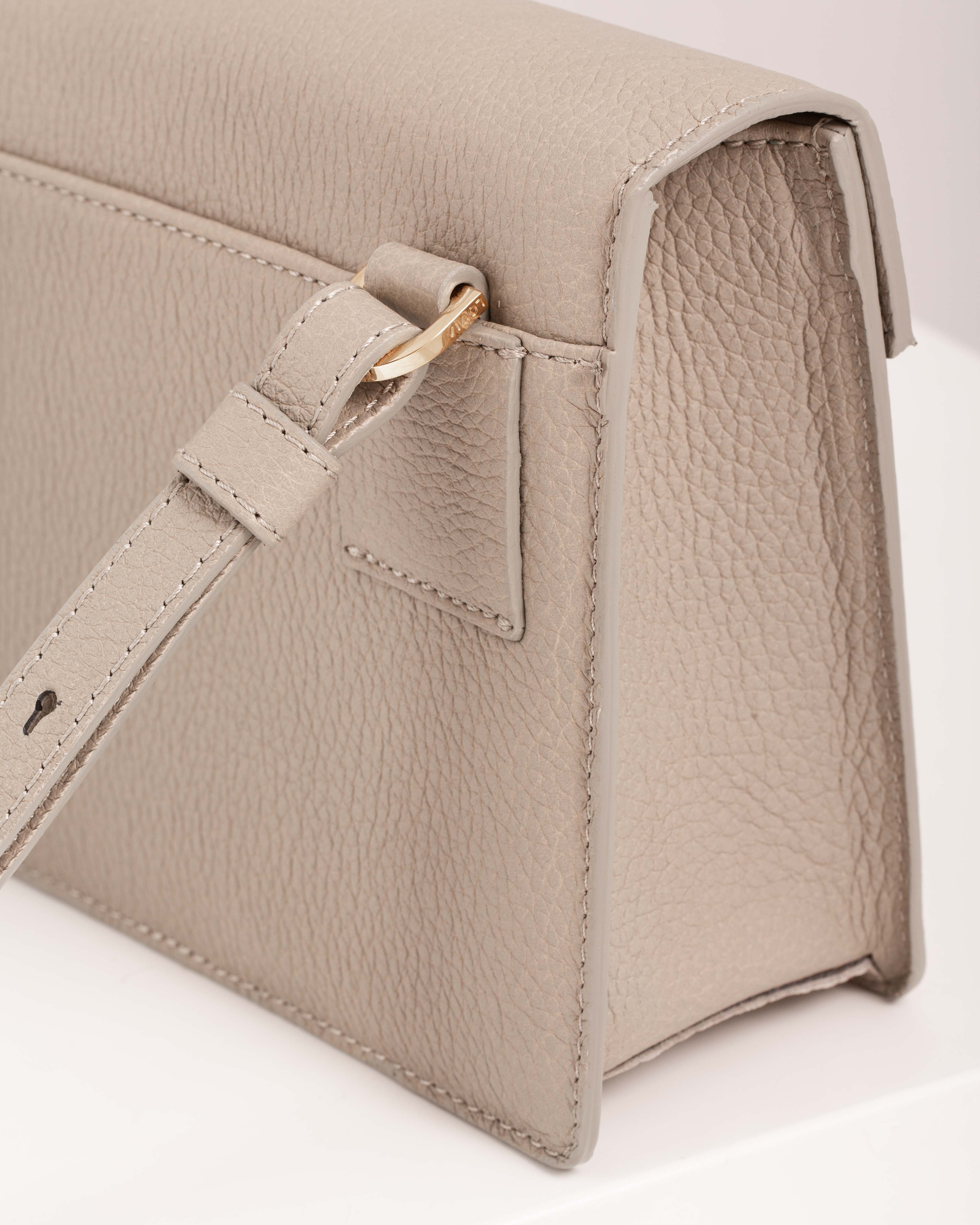 Kaiho shoulder bag dark ivory