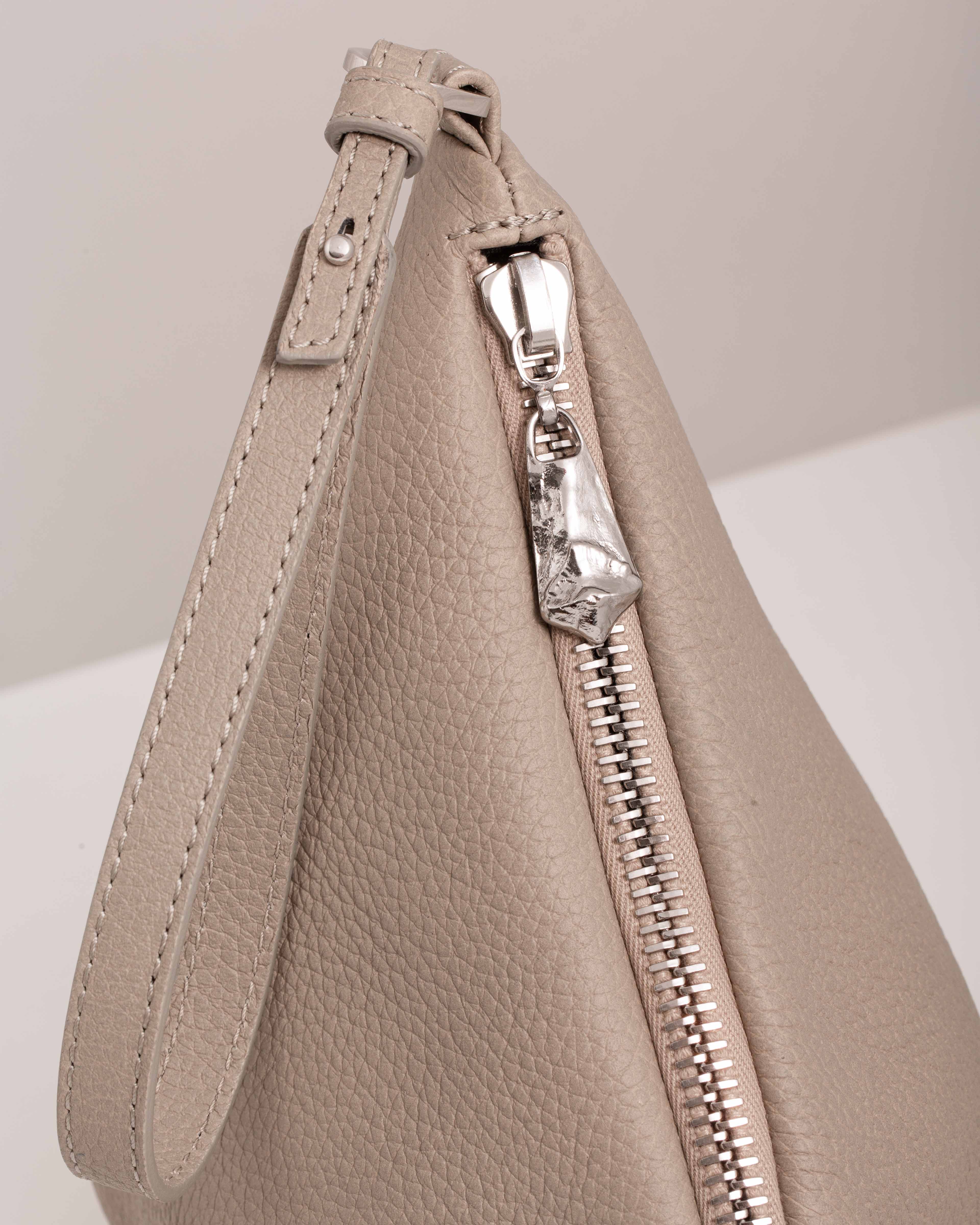 Käpy bag dark ivory