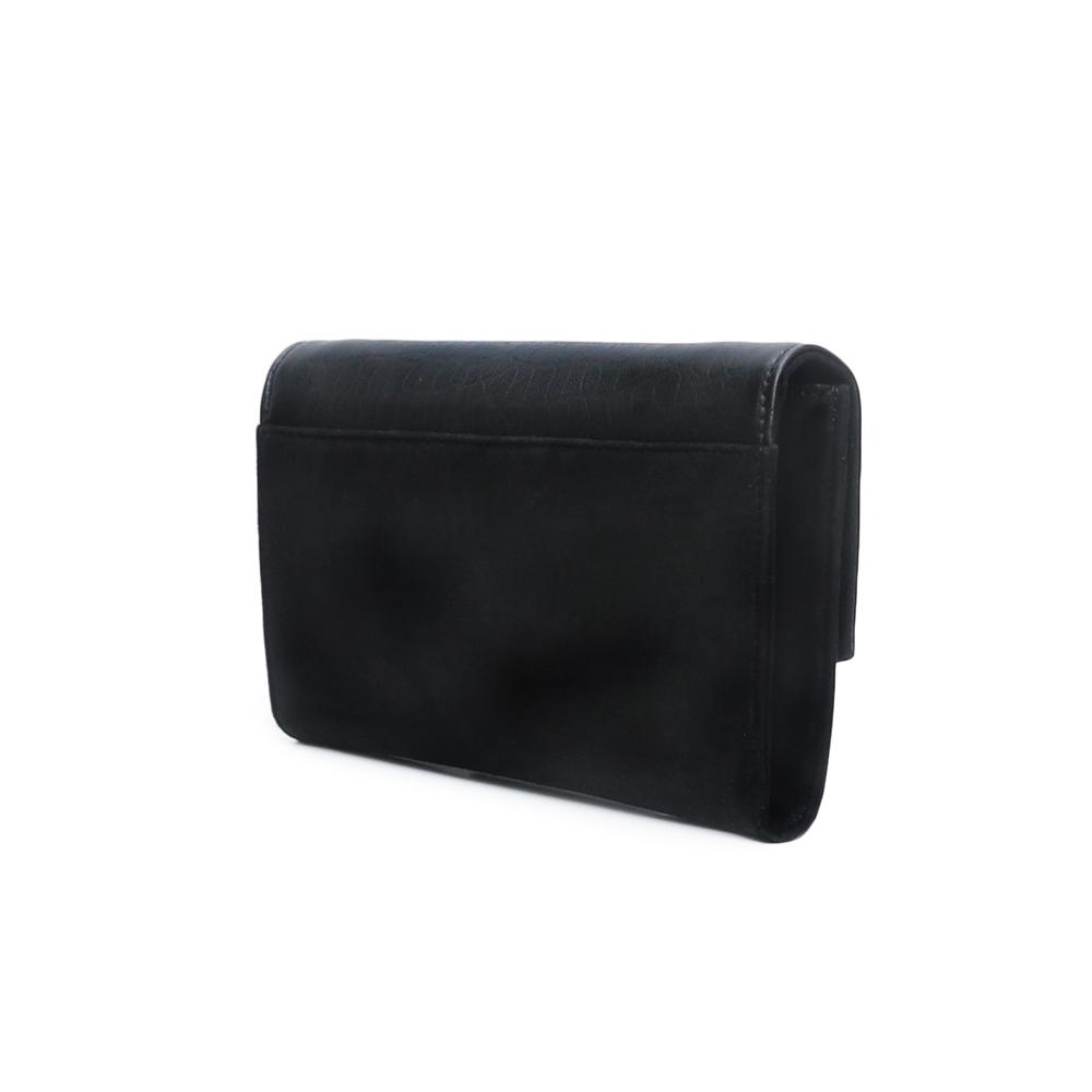 Onni clutch sample