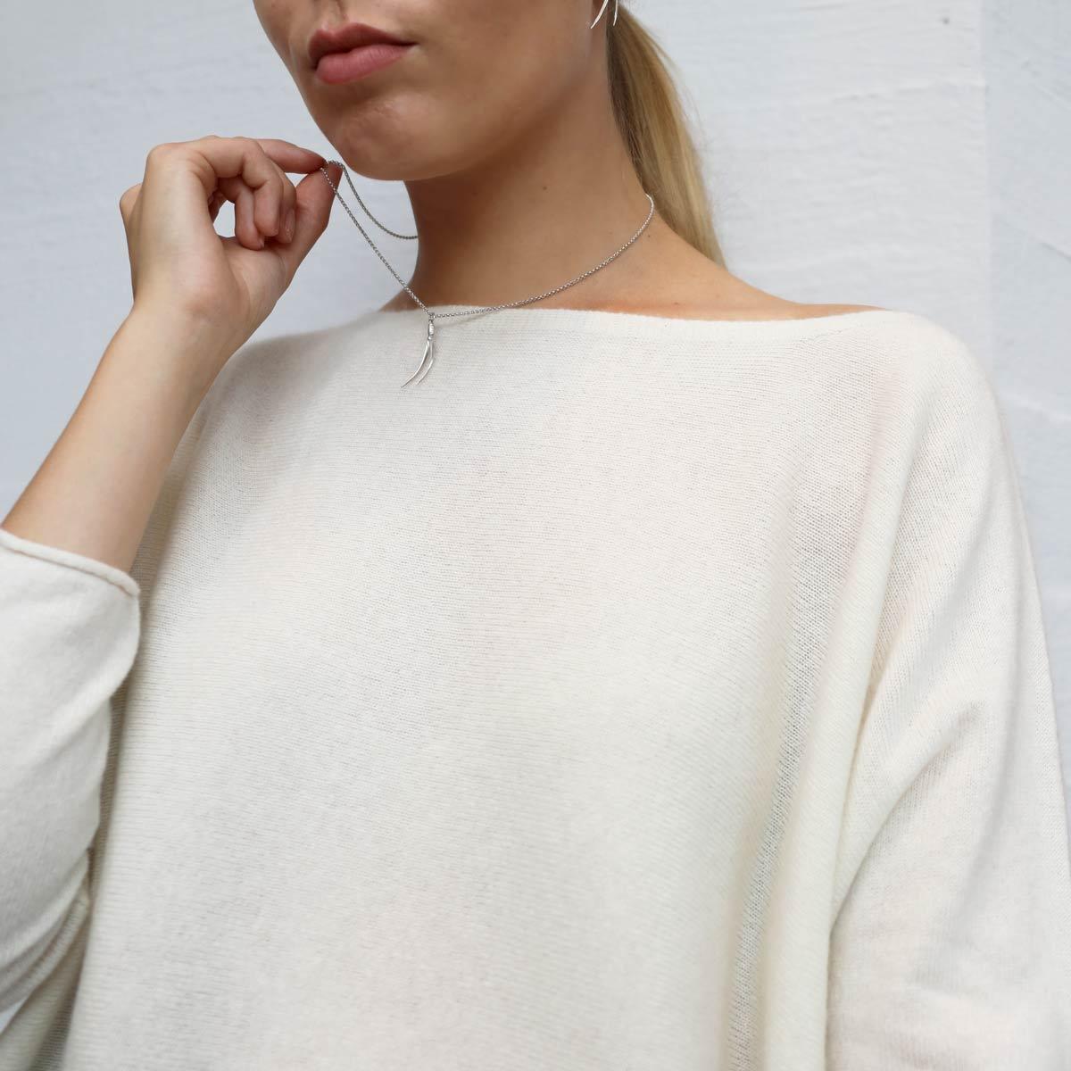 Petäjä kaulakoru sample