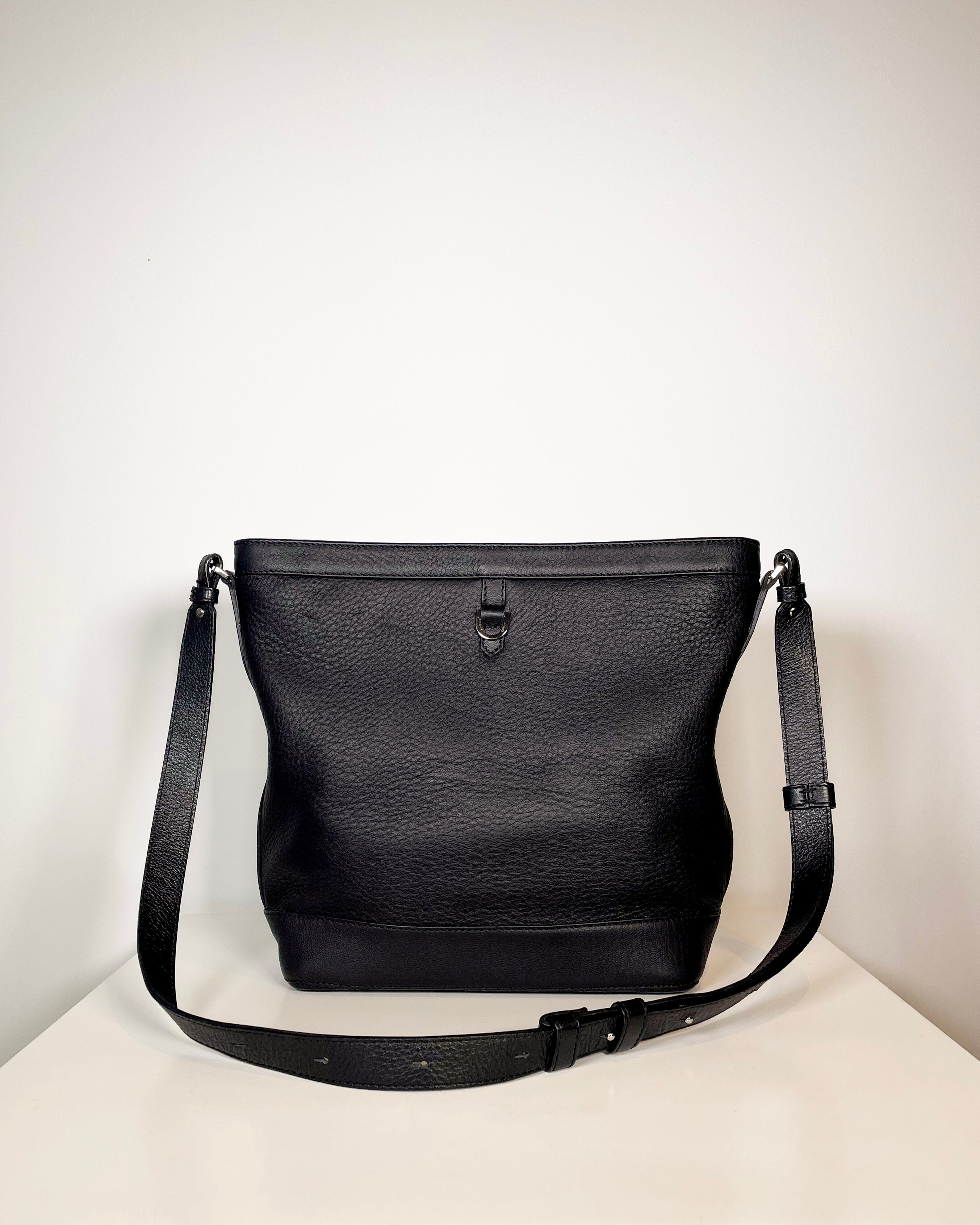 Vanamo shoulder bag musta (sample)