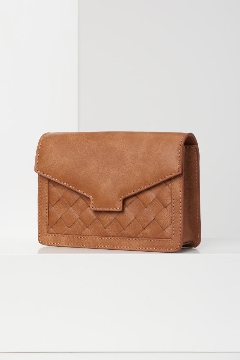 Hilla vyölaukku sample