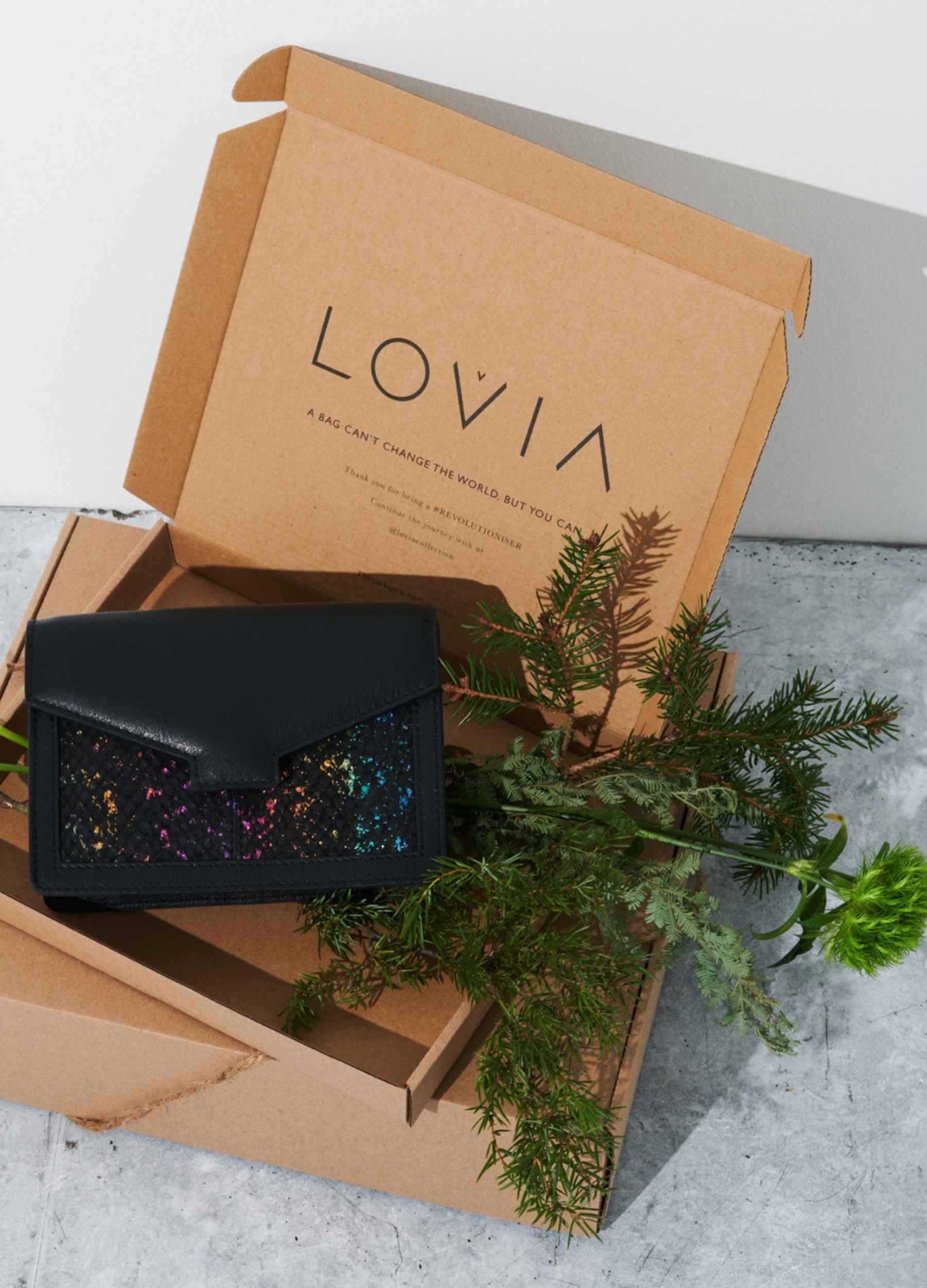 Hilla vyölaukku sample