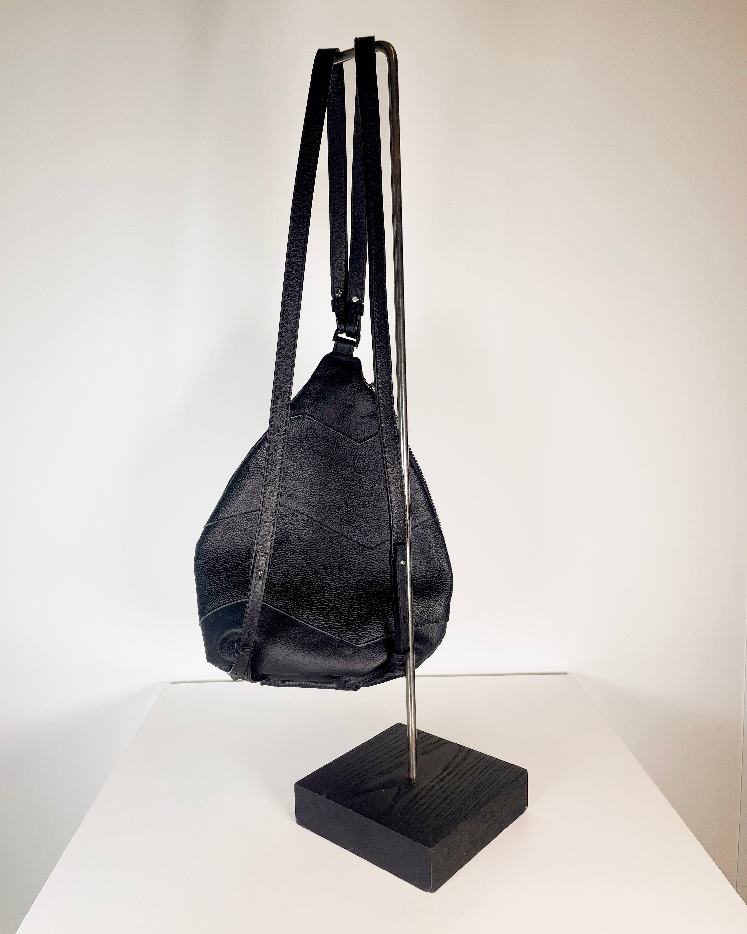 Mänty Backpack black (sample)