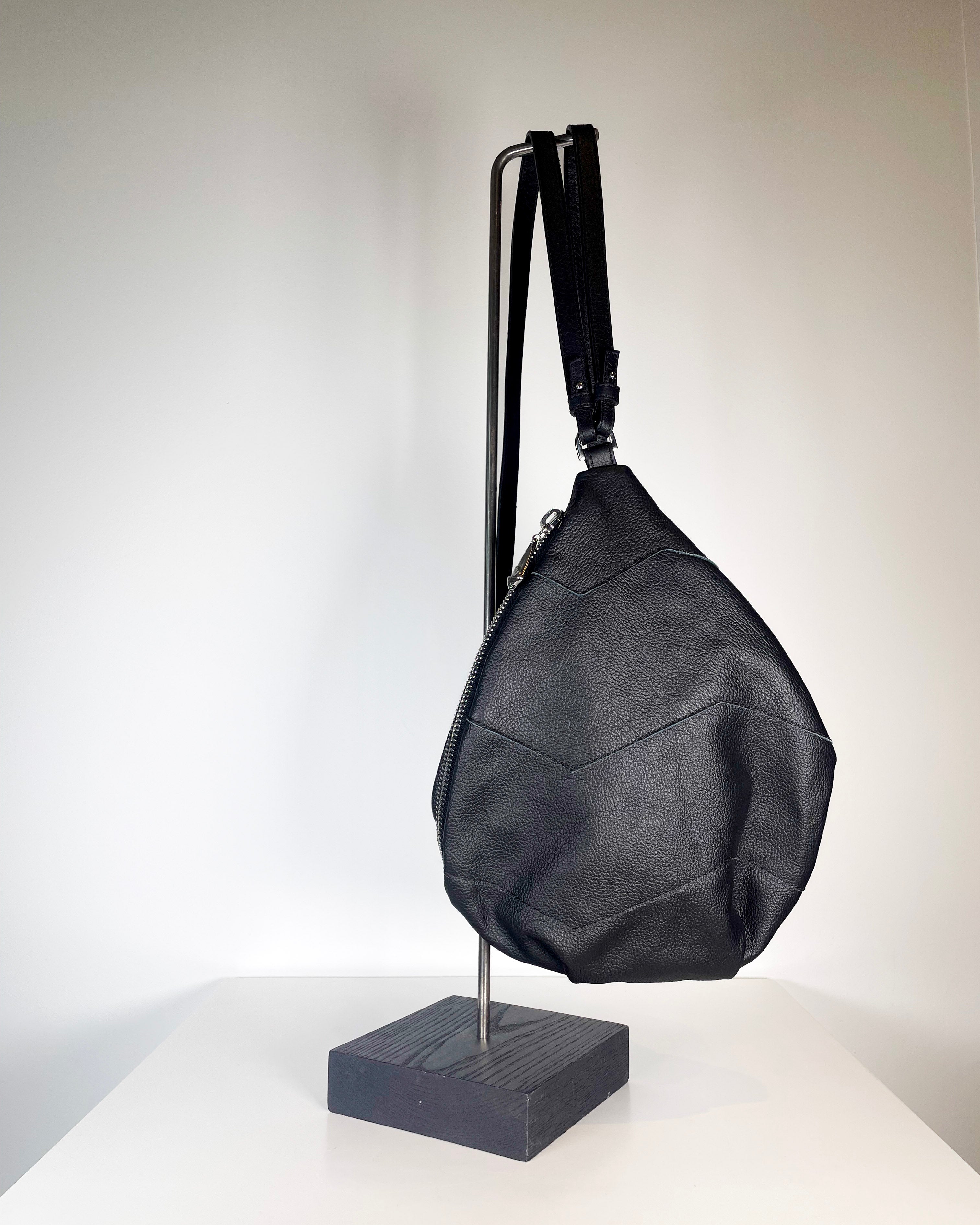 Mänty Backpack black (sample)