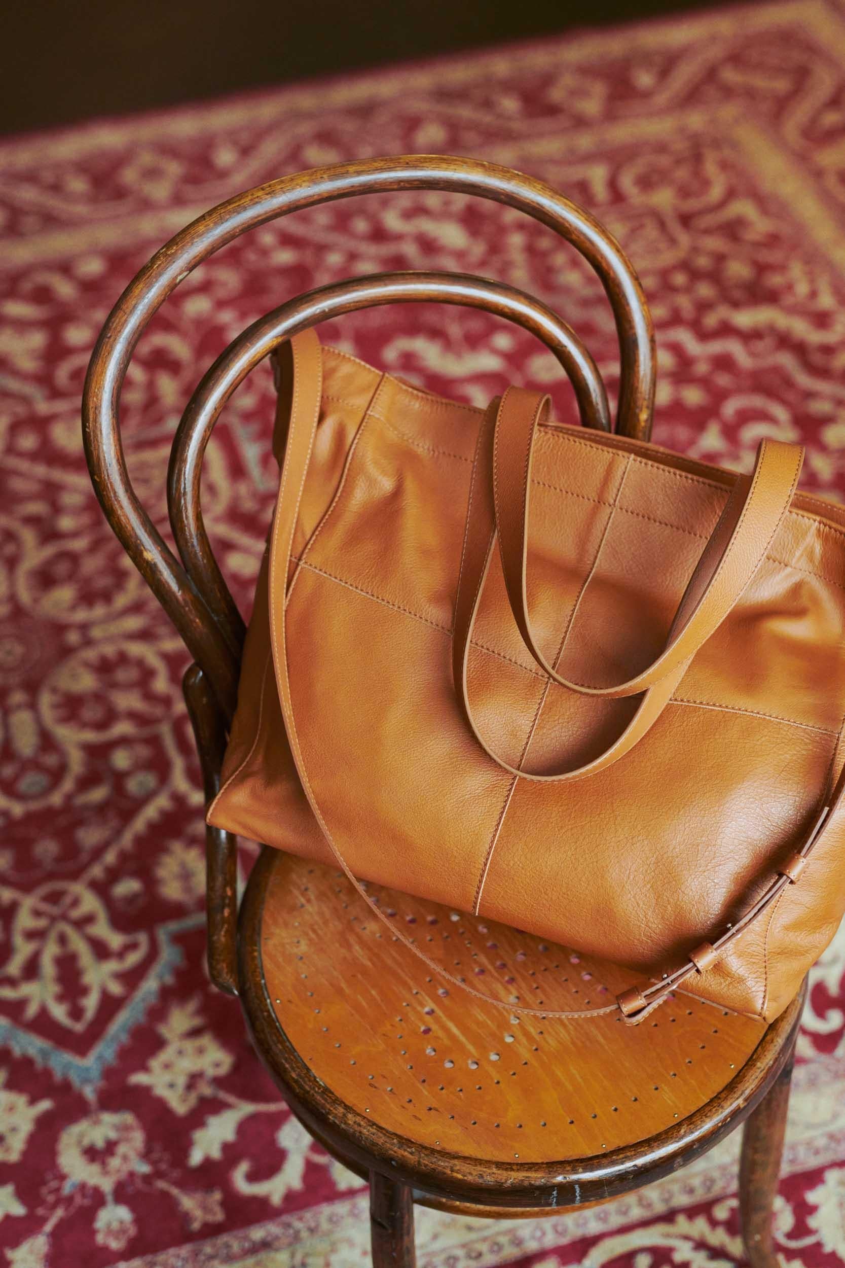 Aitta Tote Bag Brown
