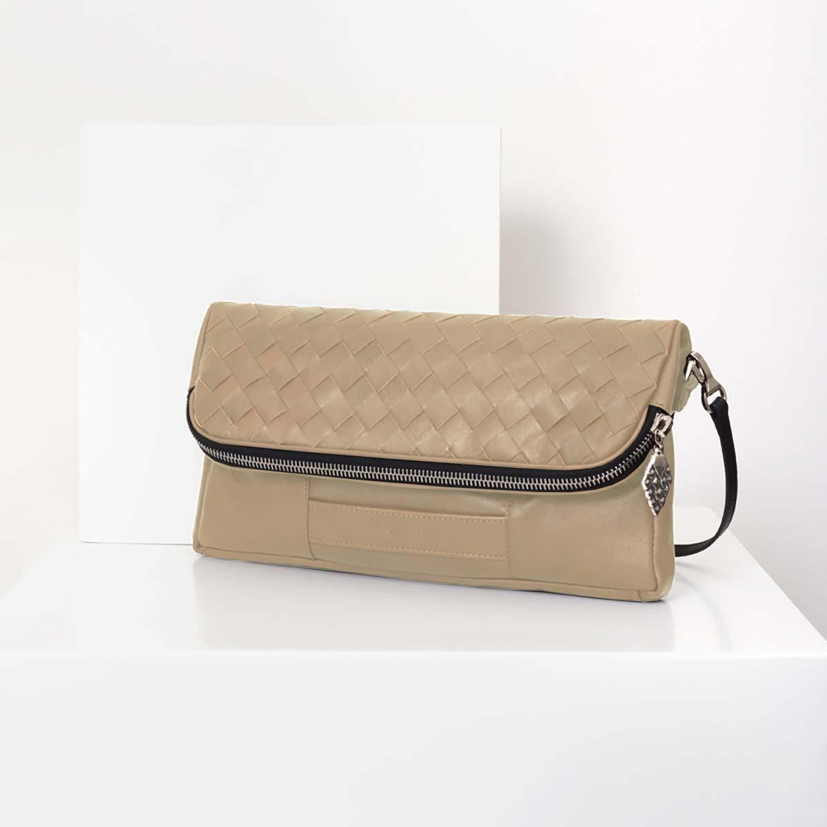 Aura crossbody-laukku