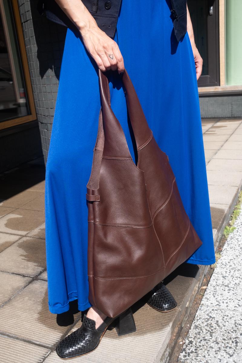 Rihma olkalaukku tummanruskea