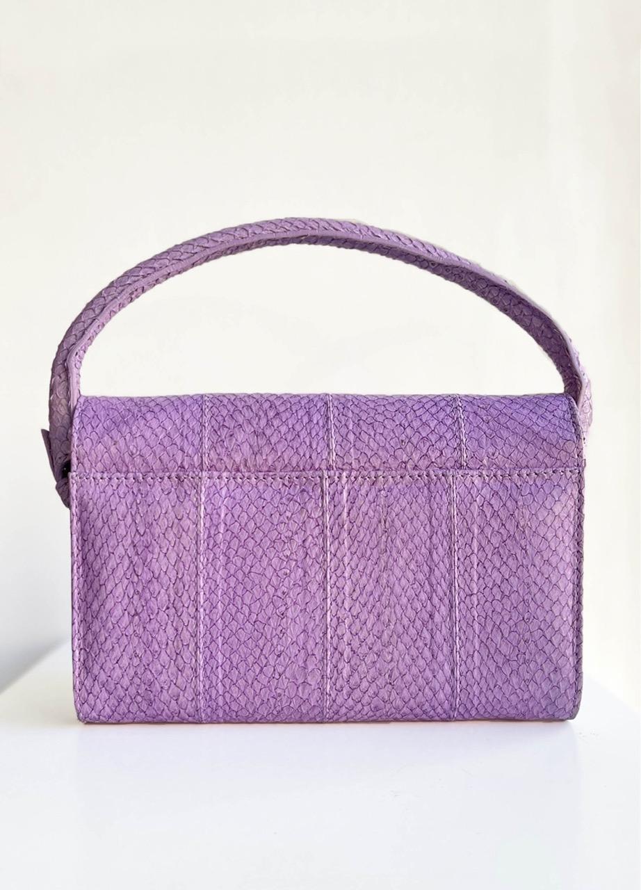 Onni clutch sample