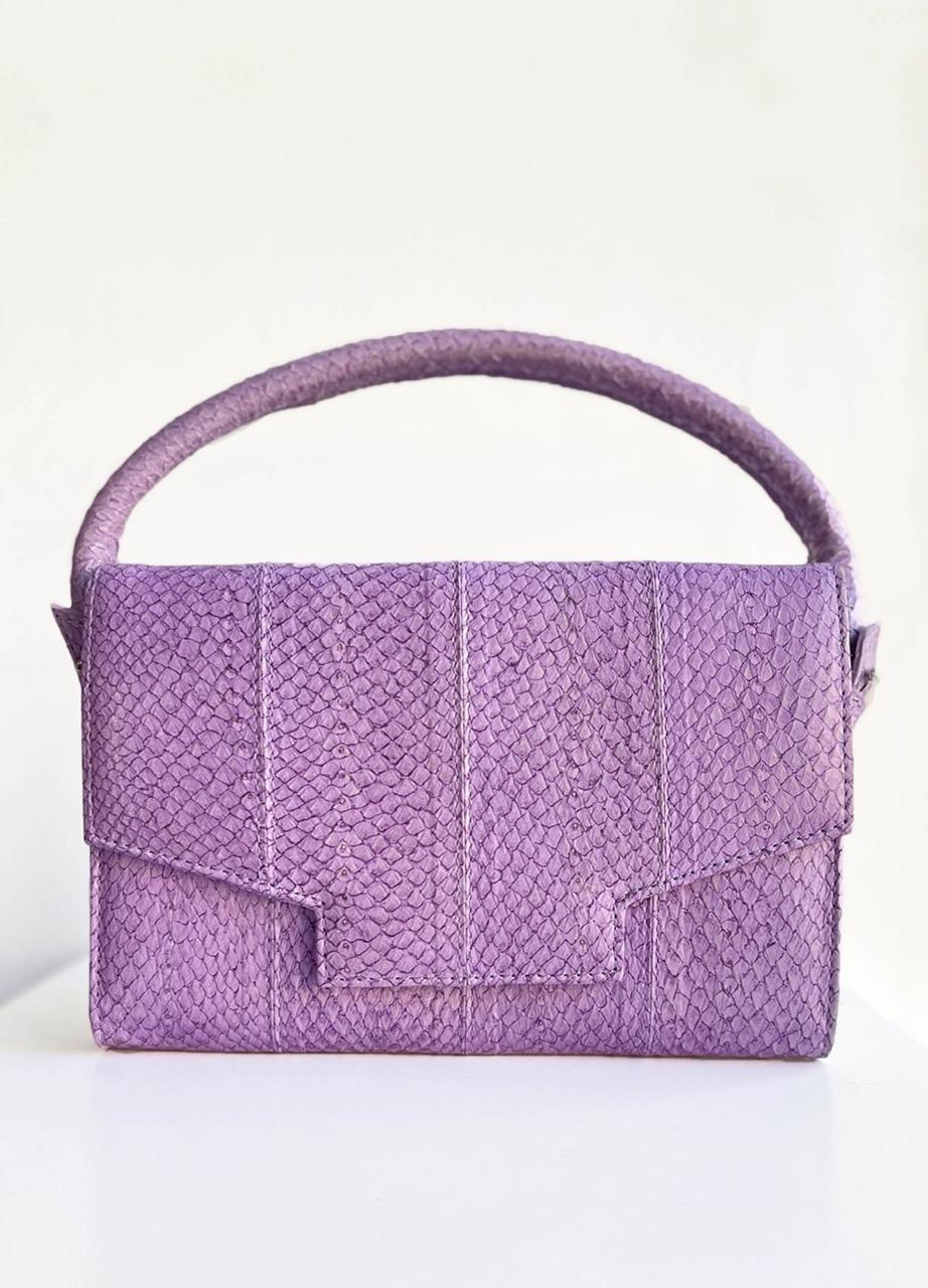 Onni clutch sample