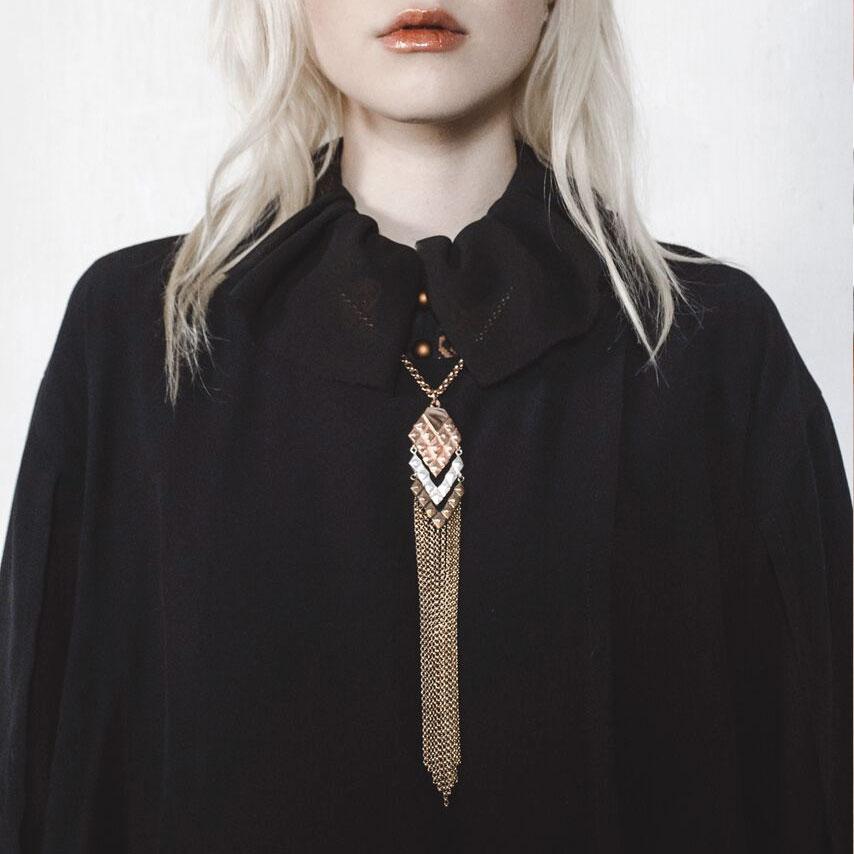 Havu Fringe Necklace Sample