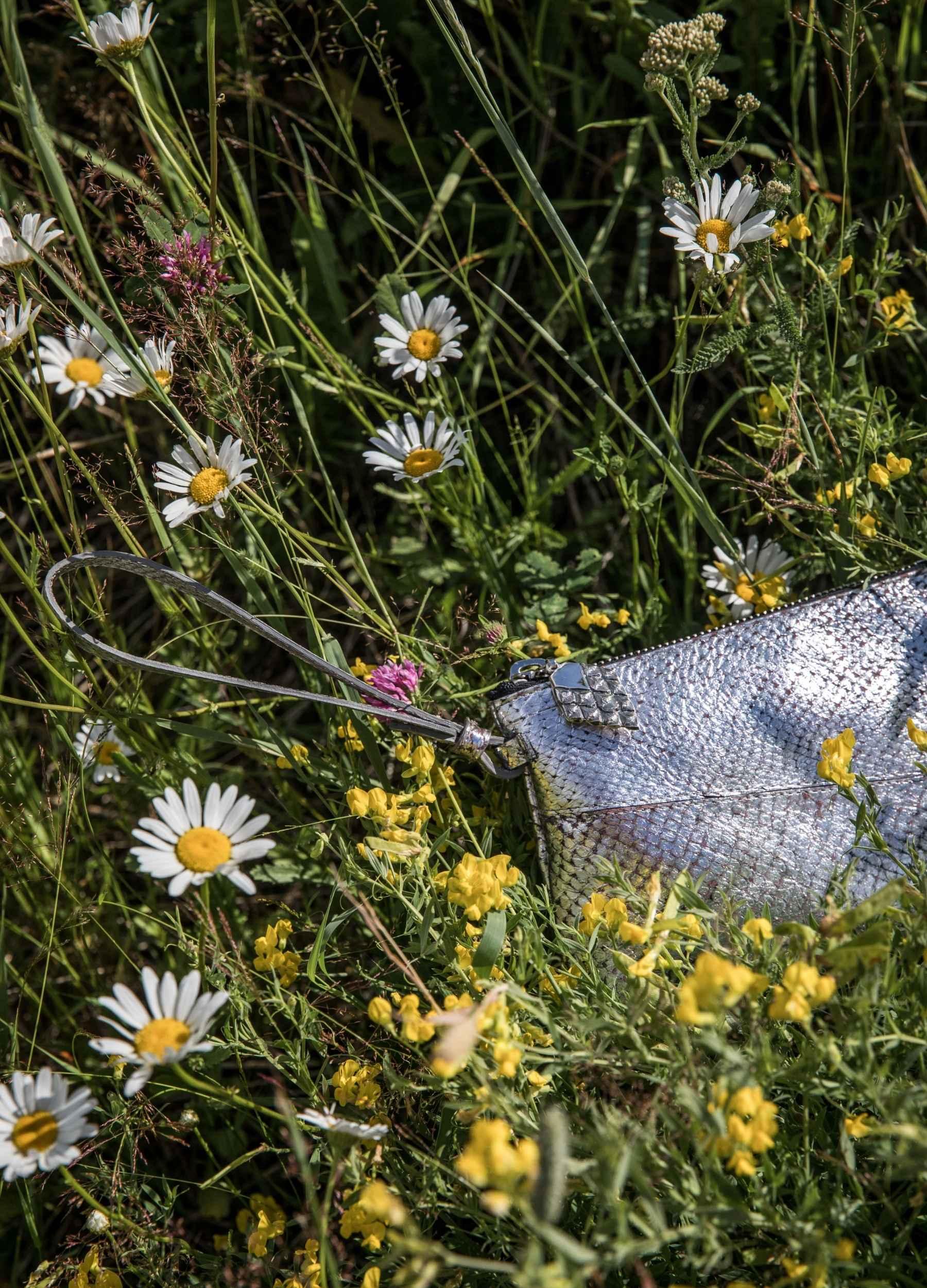 Laine pikkulaukku kulta lohennahka