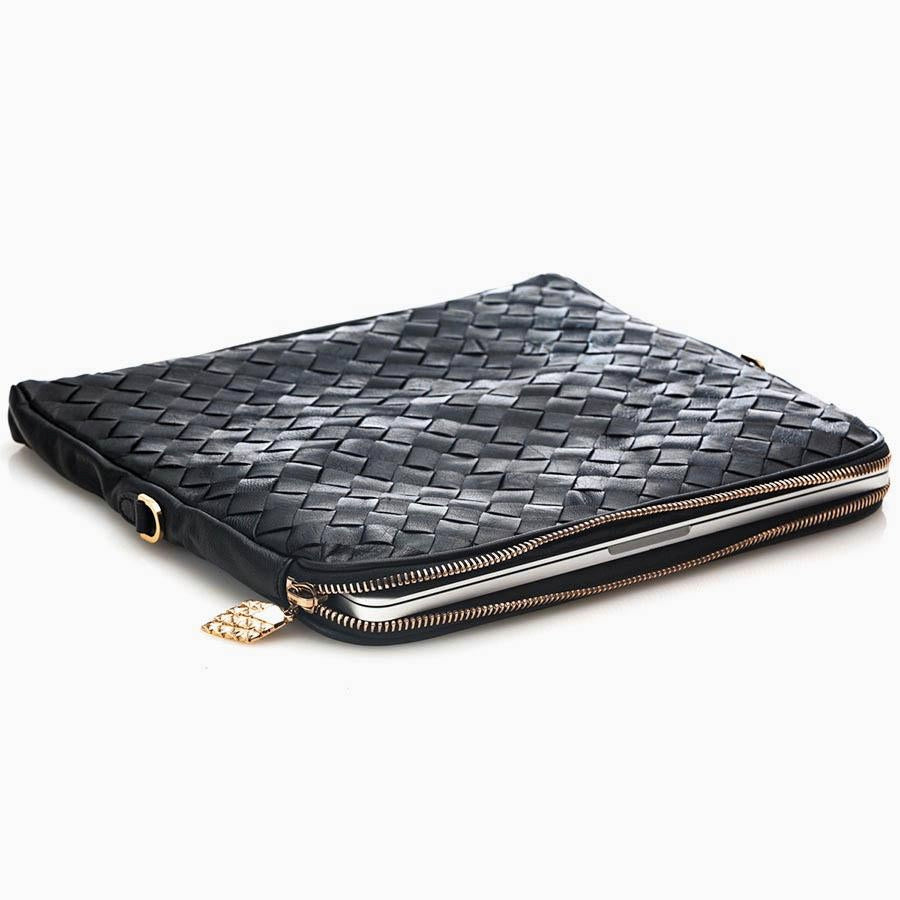 Aura Crossbody