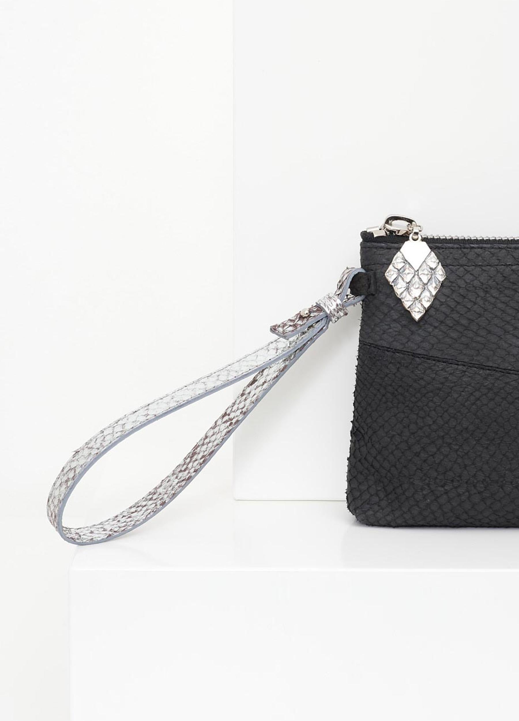 Lovia Keyring silver salmon