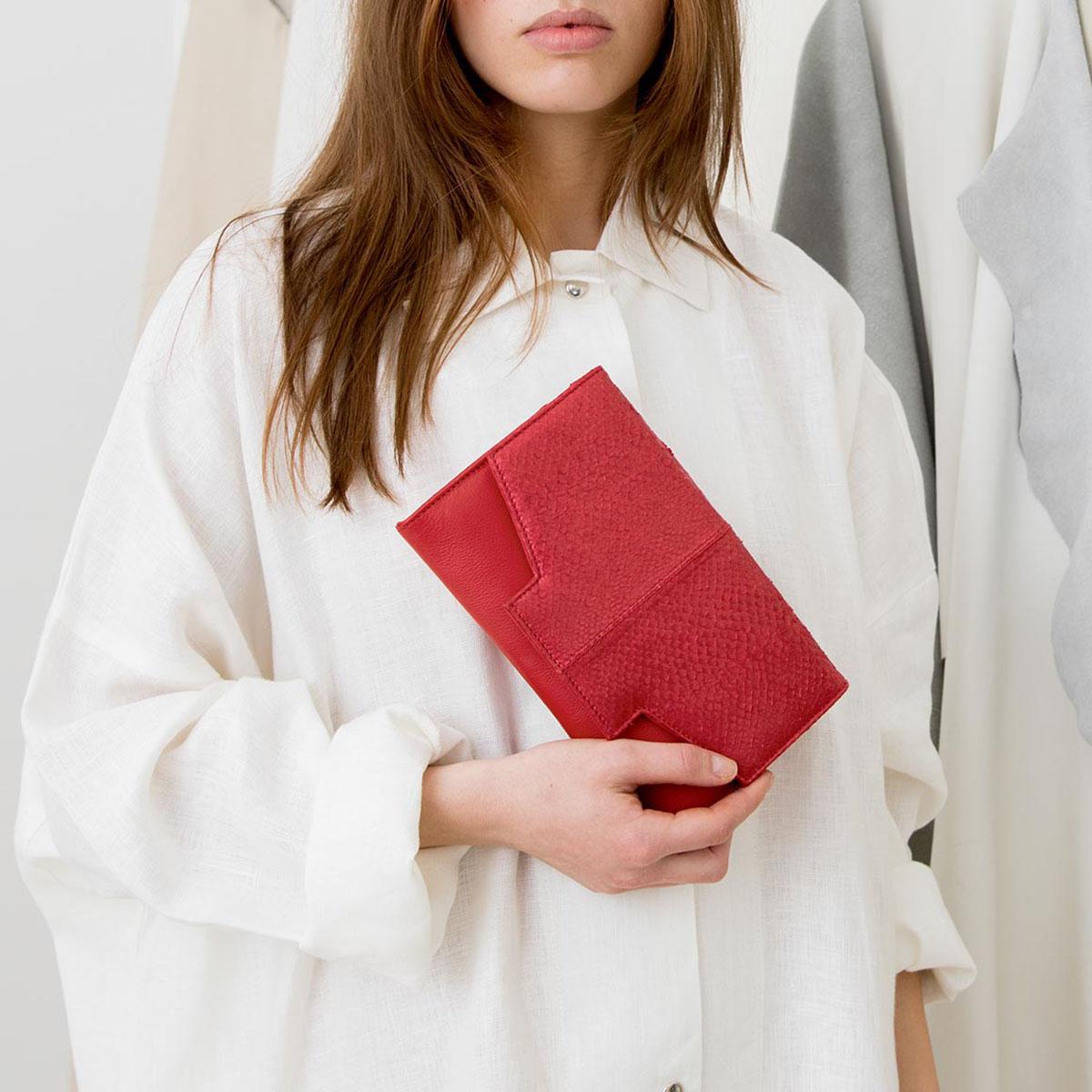 Onni clutch-laukku sample