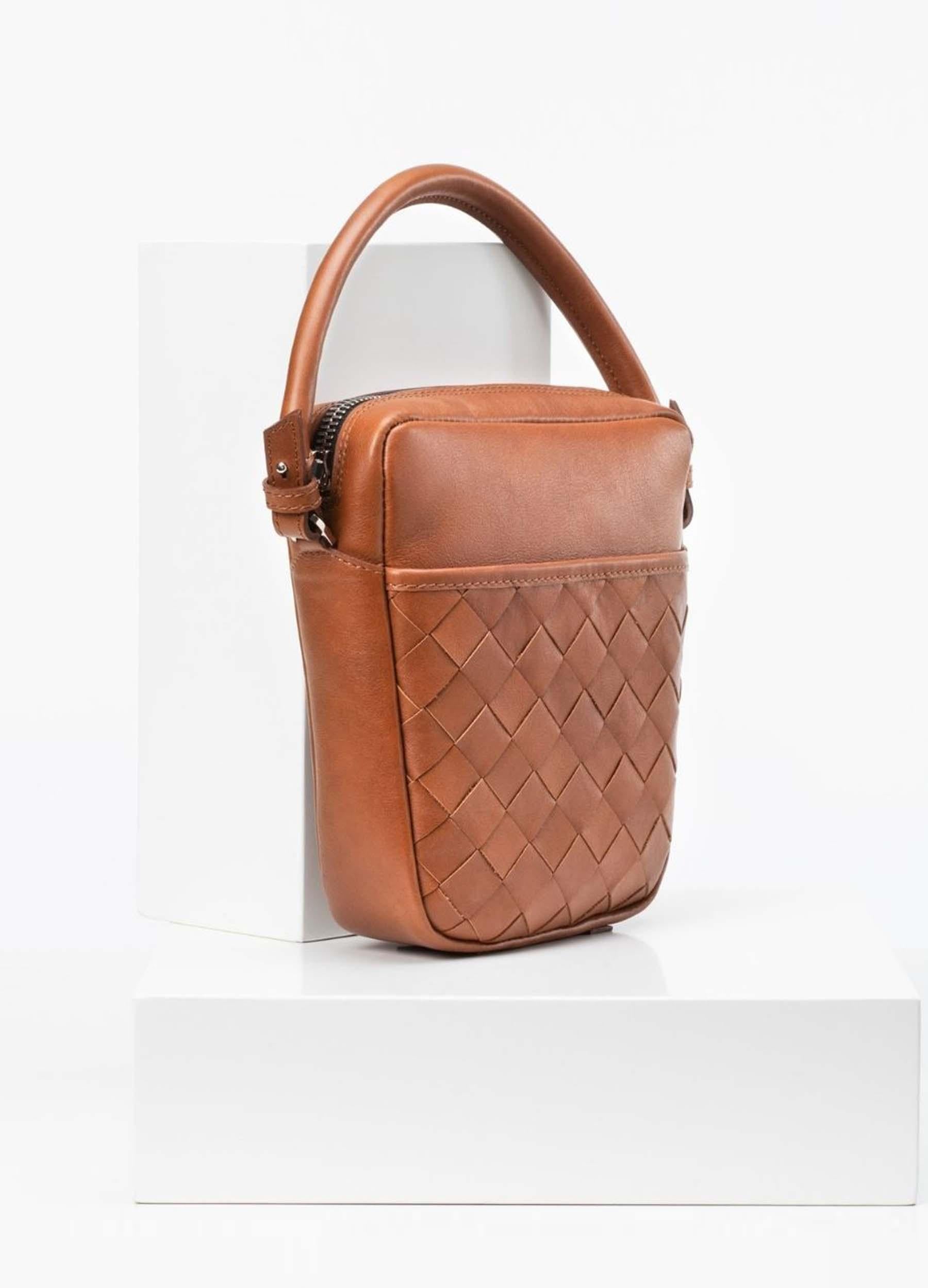 Toivo Crossbody