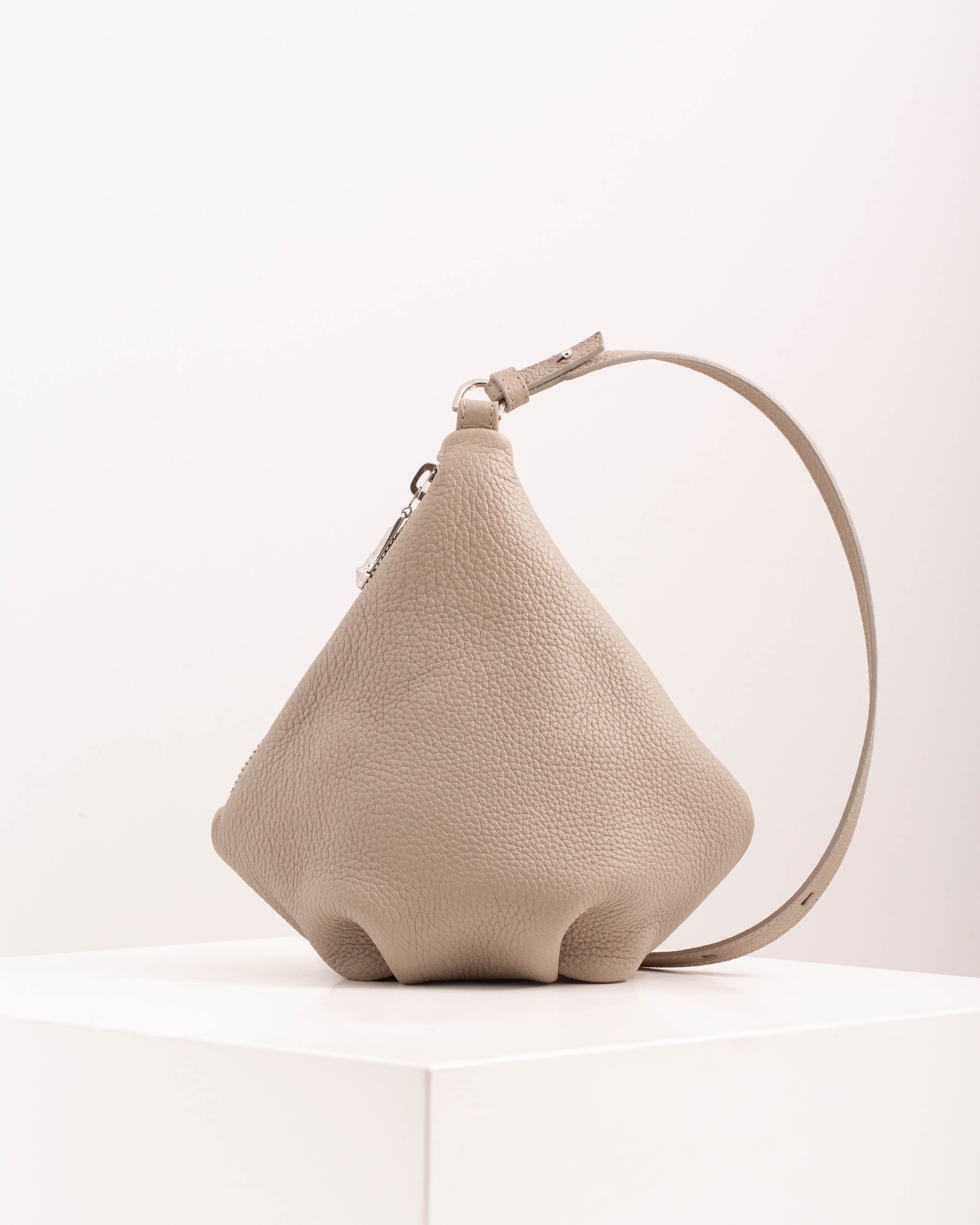 Käpy bag dark ivory