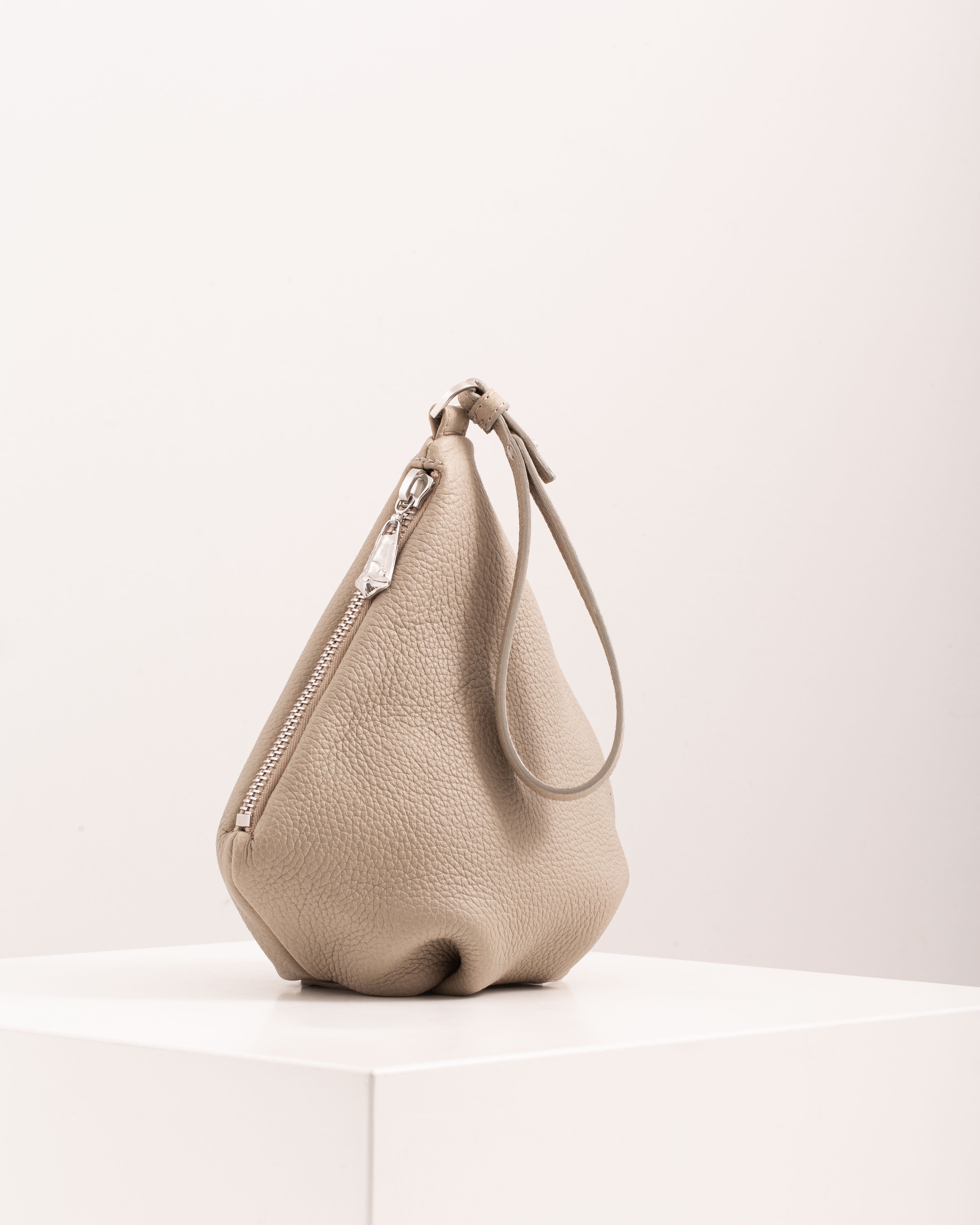 Käpy bag dark ivory