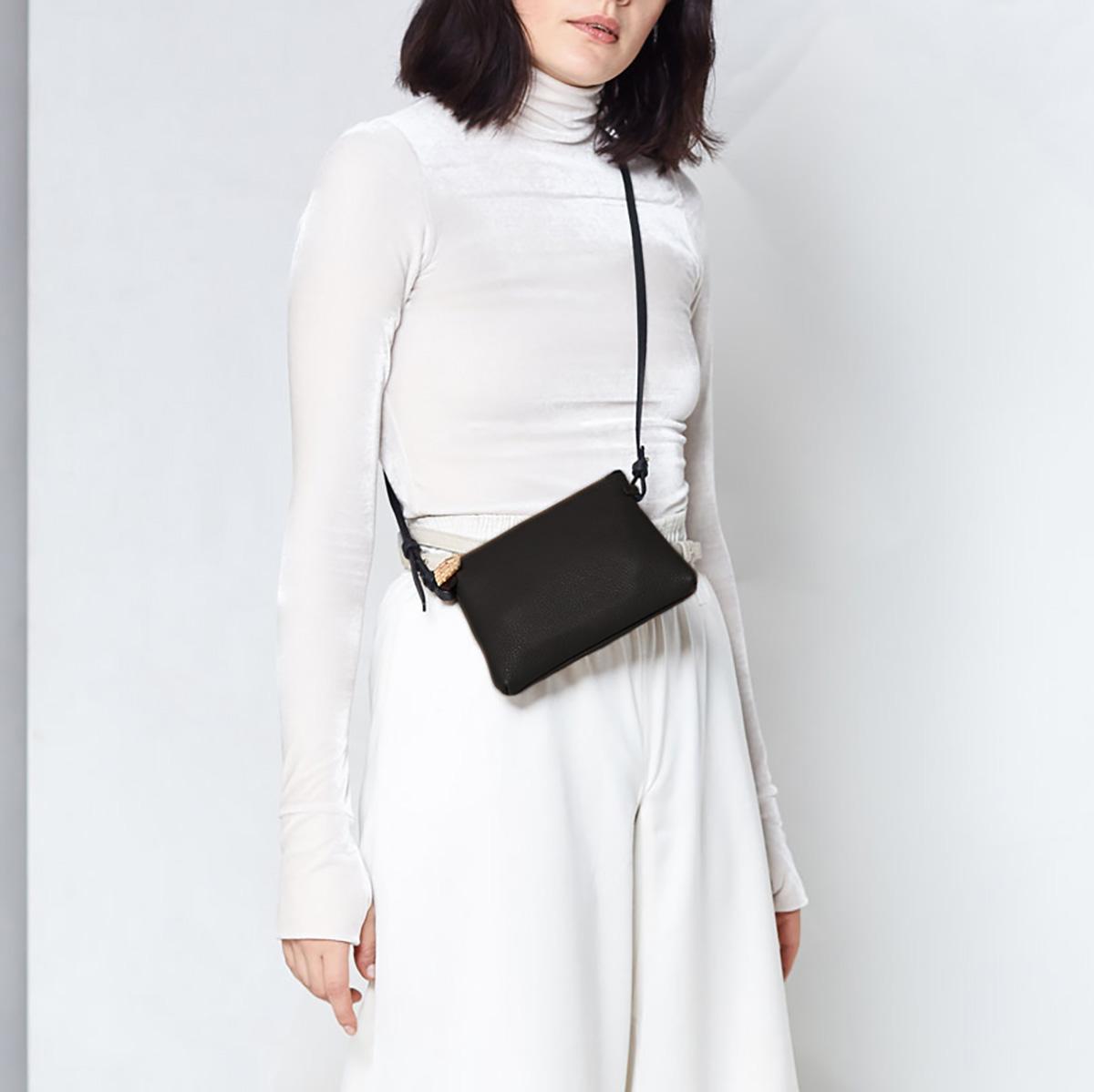 Vasu Crossbody